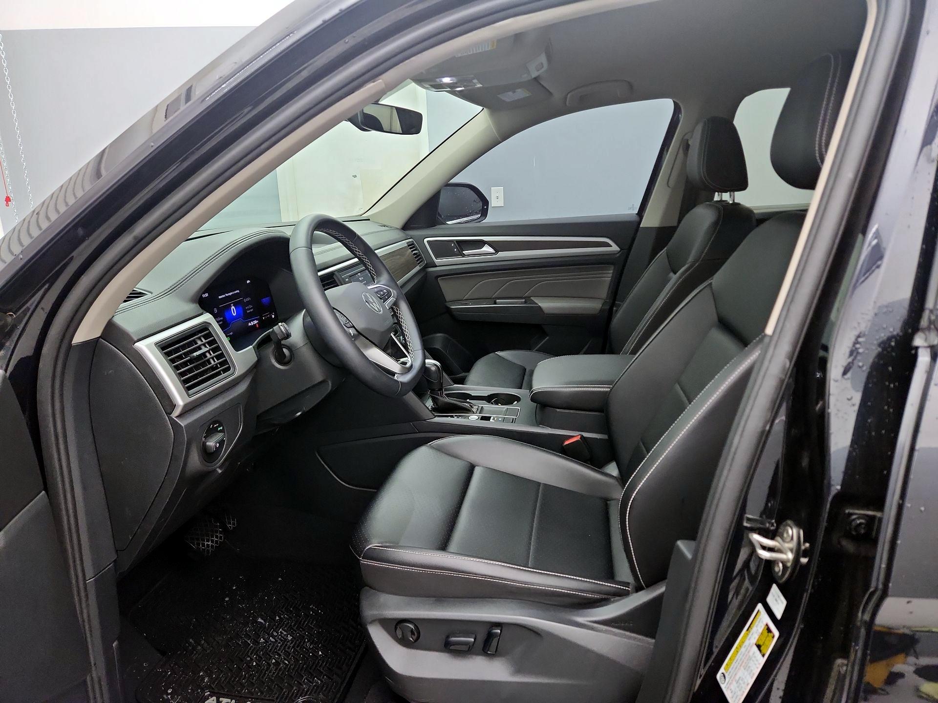 Thumbnail: 2022 Volkswagen Atlas - 11