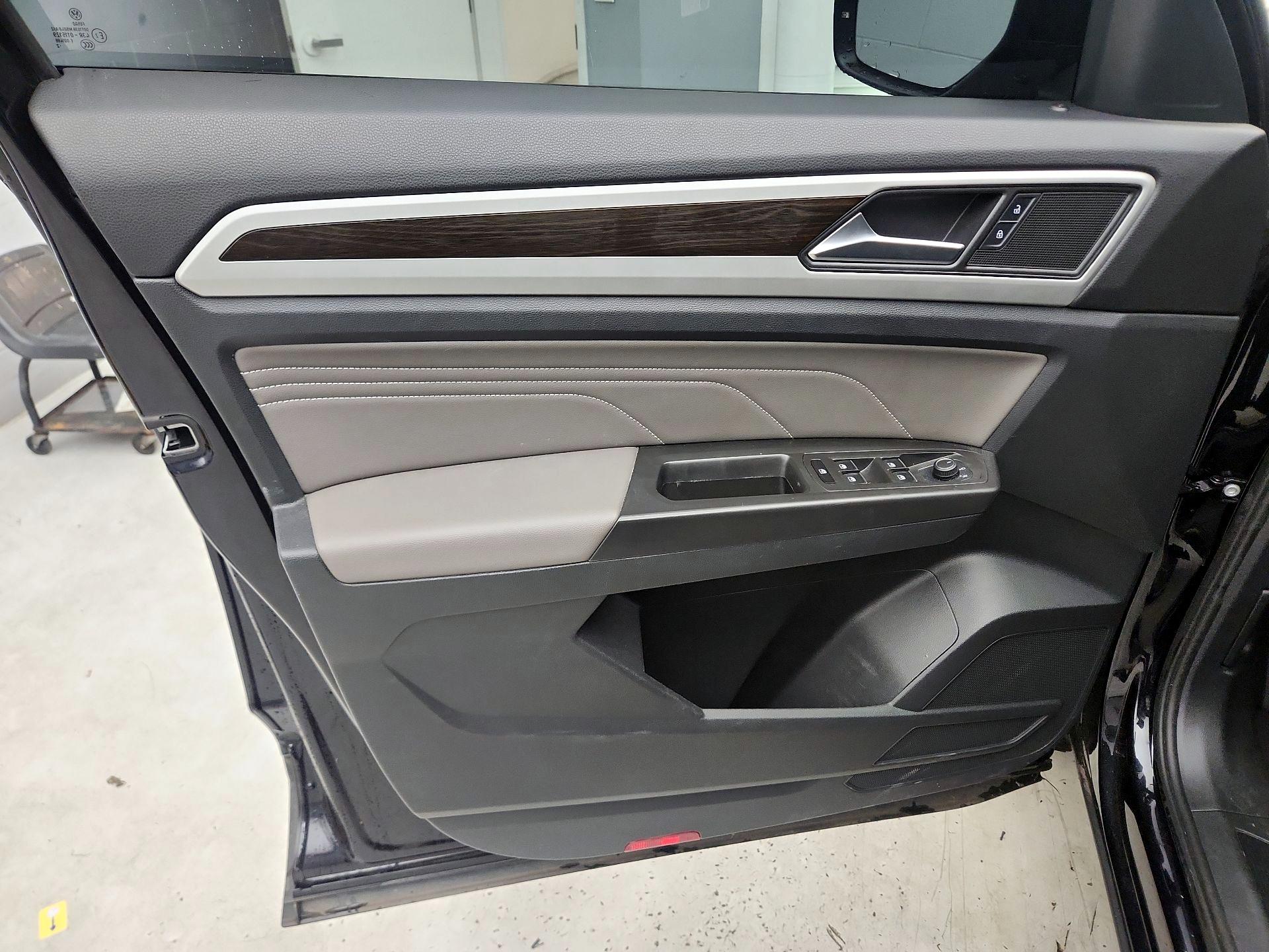 Thumbnail: 2022 Volkswagen Atlas - 12