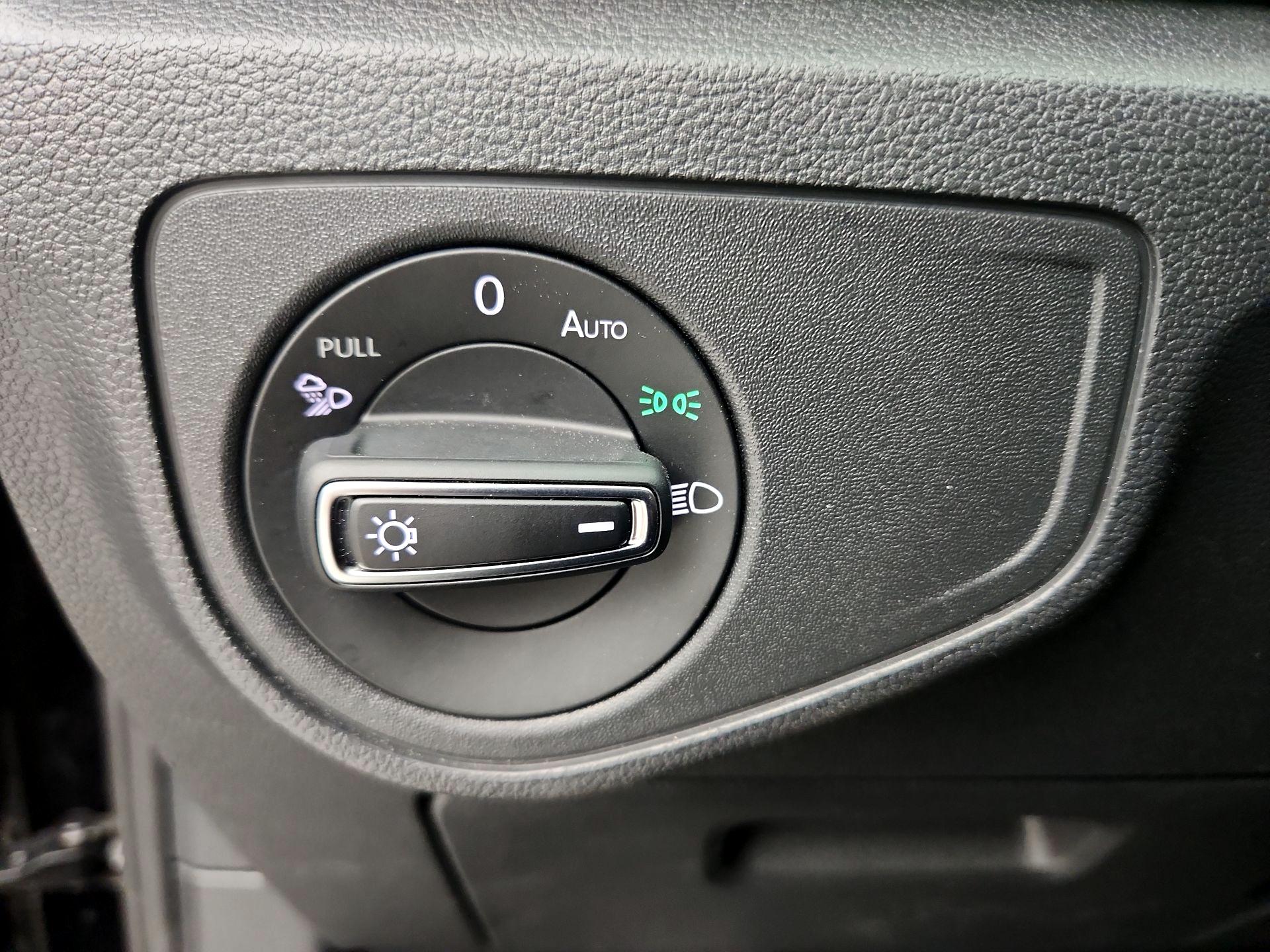 Thumbnail: 2022 Volkswagen Atlas - 13