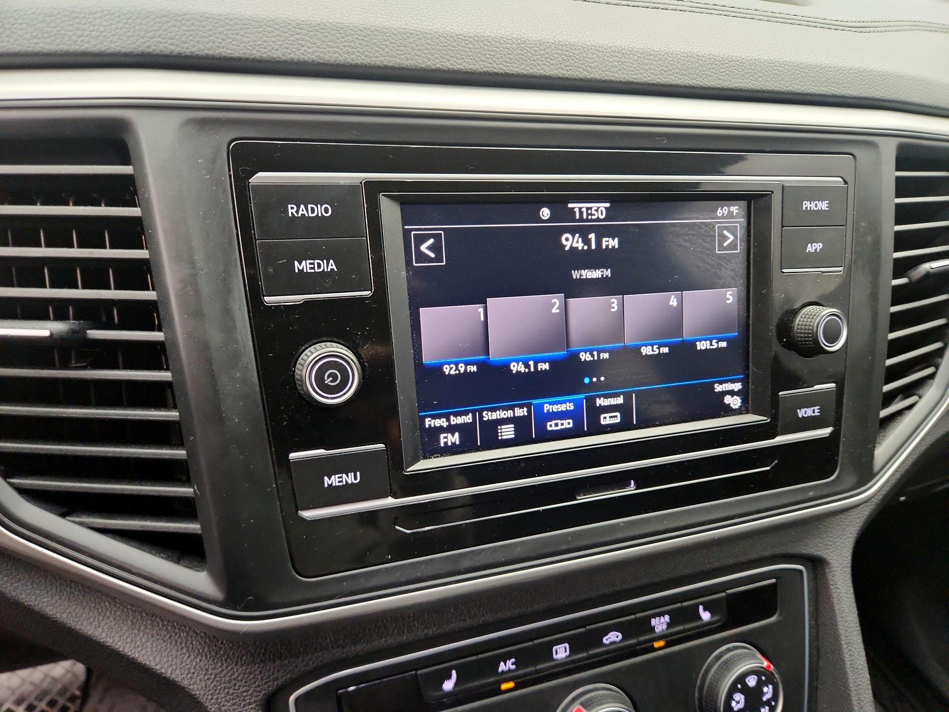 Thumbnail: 2022 Volkswagen Atlas - 15