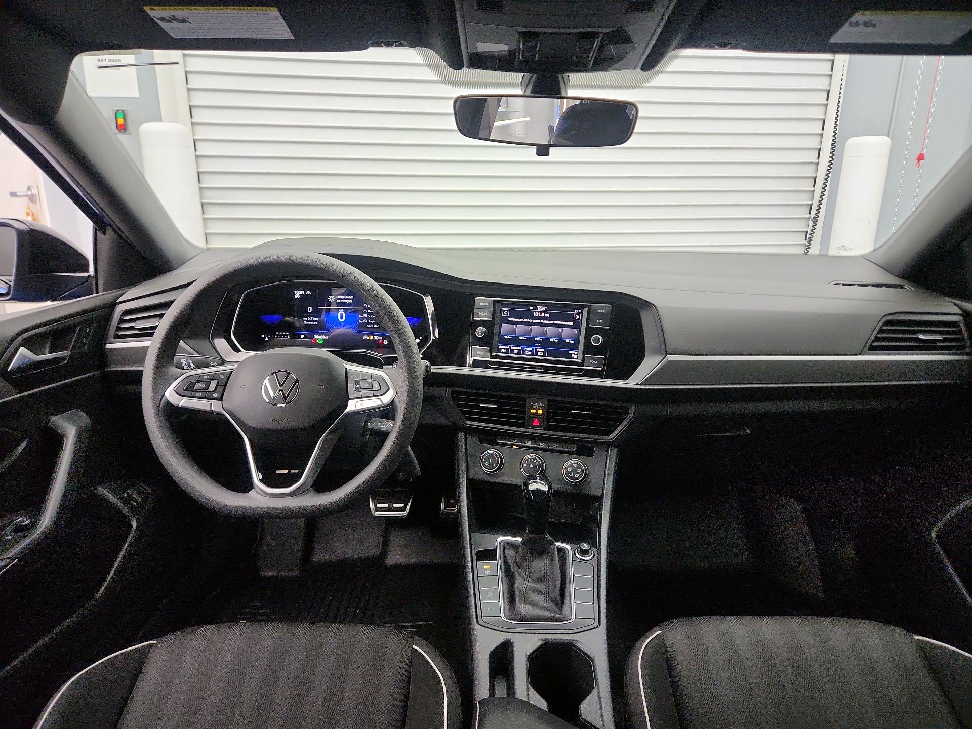 Thumbnail: 2023 Volkswagen Jetta - 9