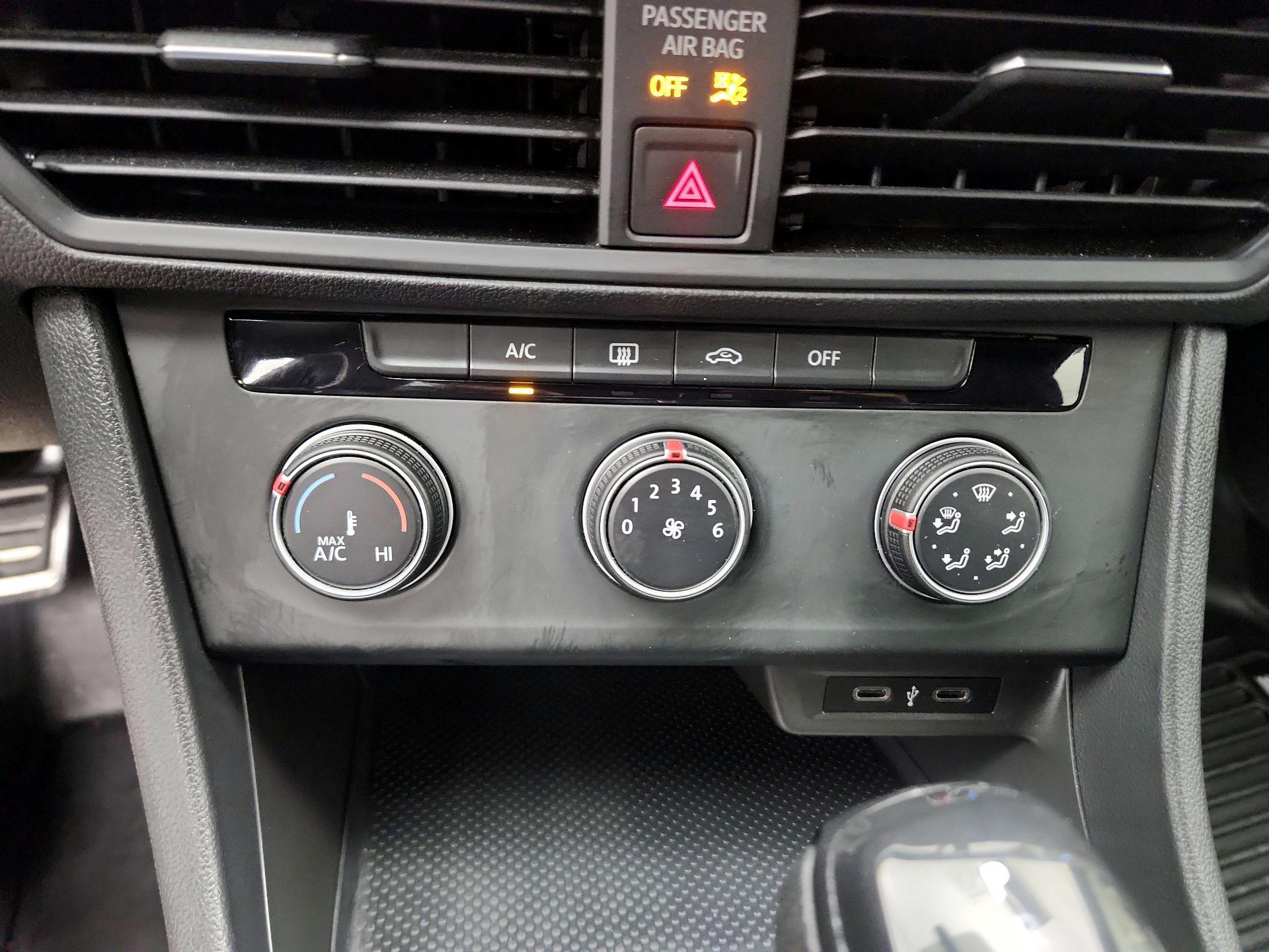 Thumbnail: 2023 Volkswagen Jetta - 16