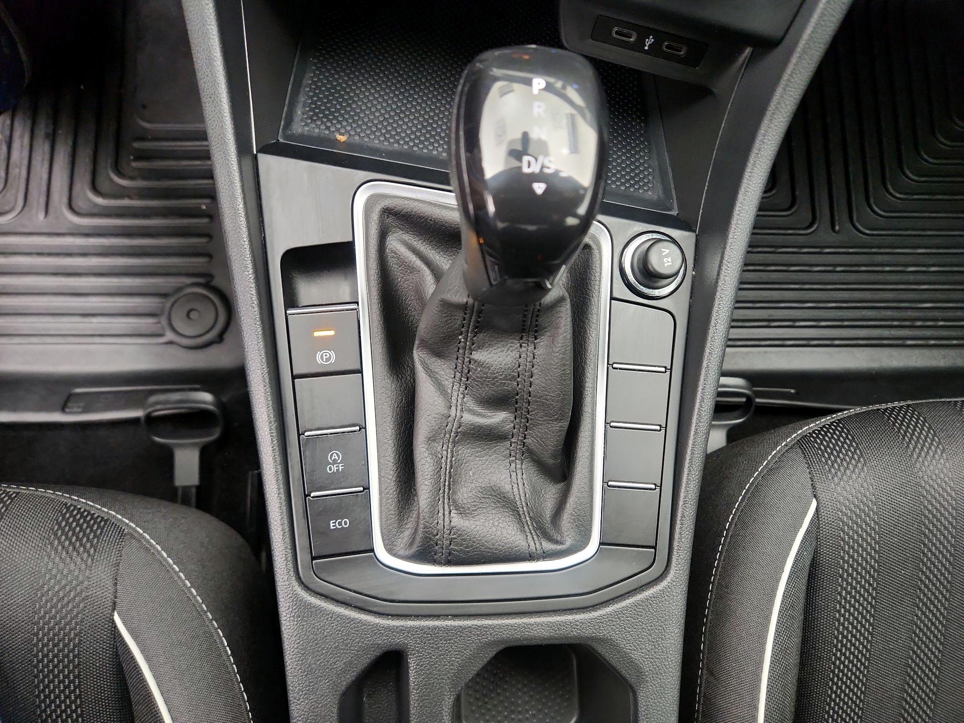 Thumbnail: 2023 Volkswagen Jetta - 17