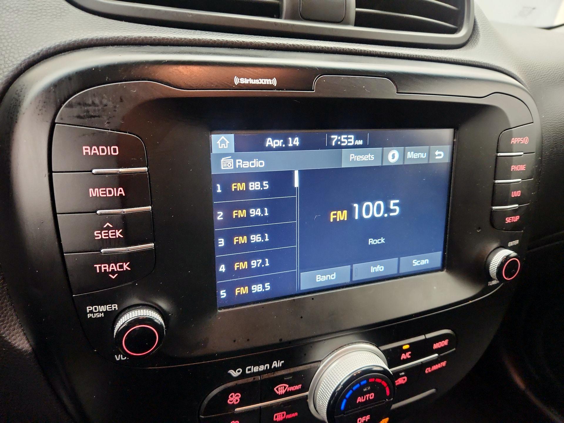 Thumbnail: 2018 Kia Soul - 15