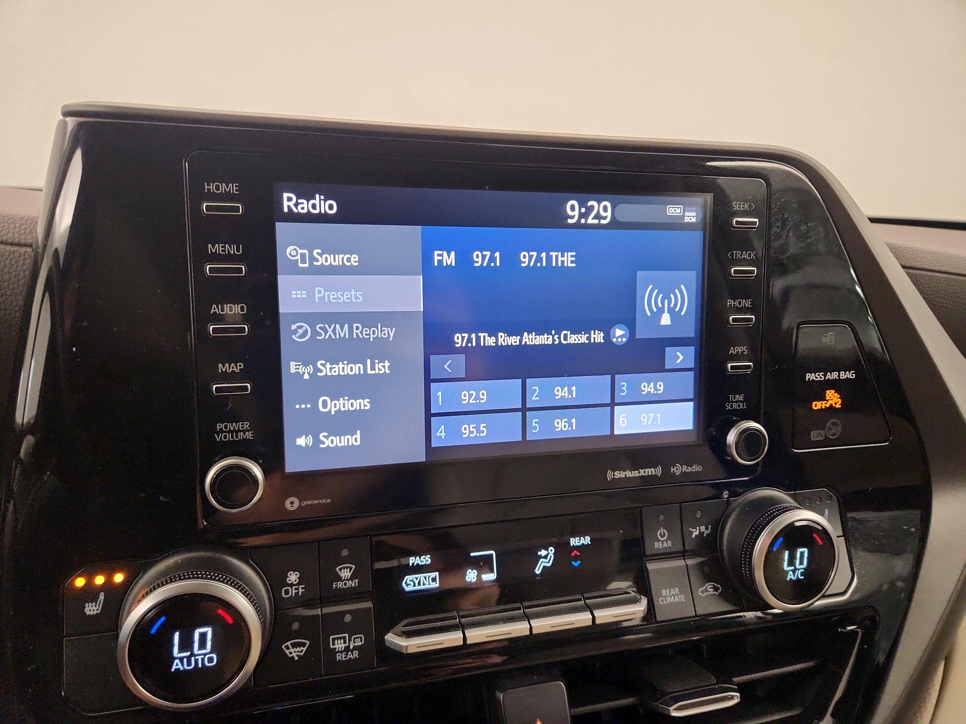 Thumbnail: 2022 Toyota Highlander - 15