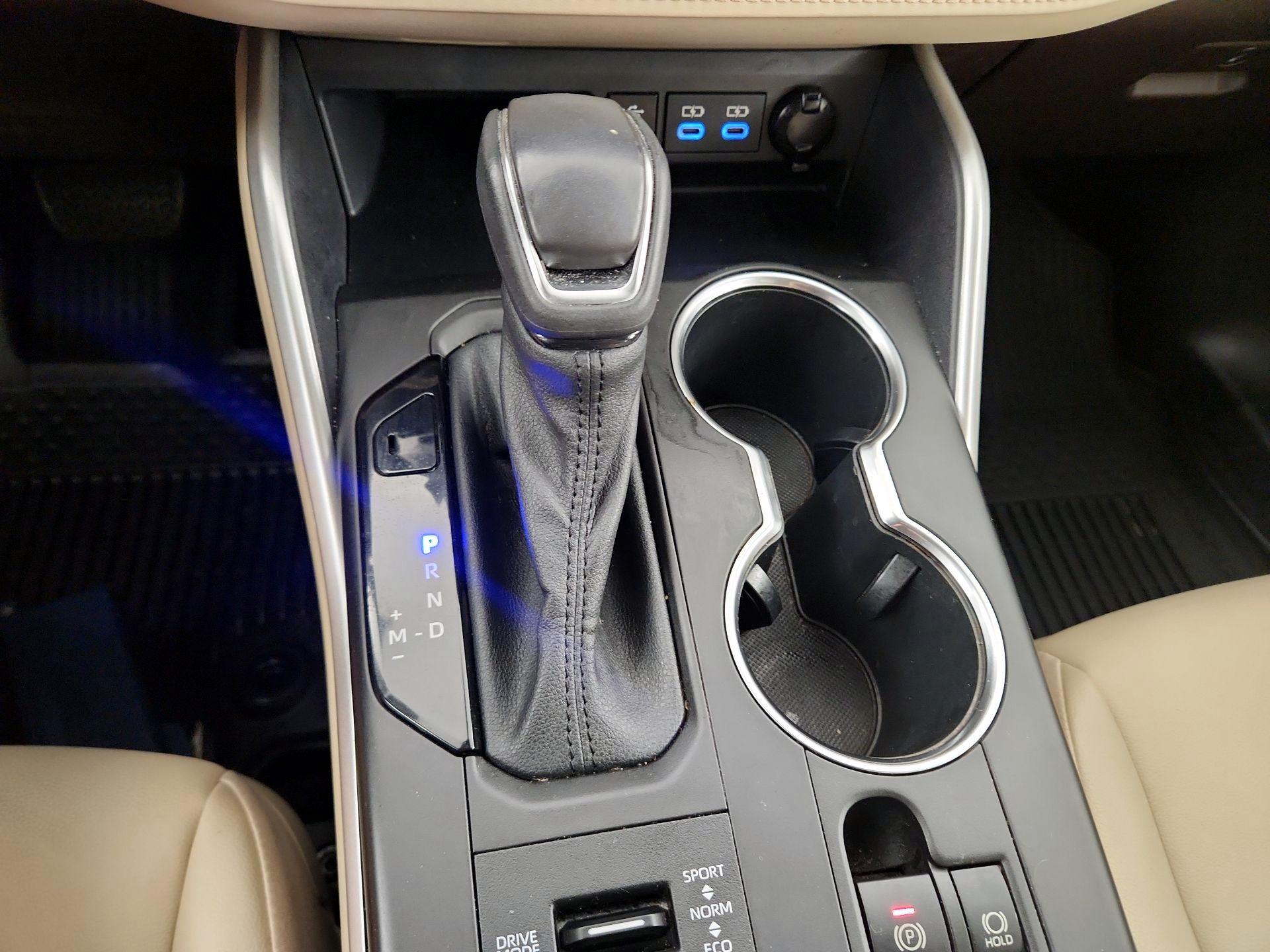 Thumbnail: 2022 Toyota Highlander - 17