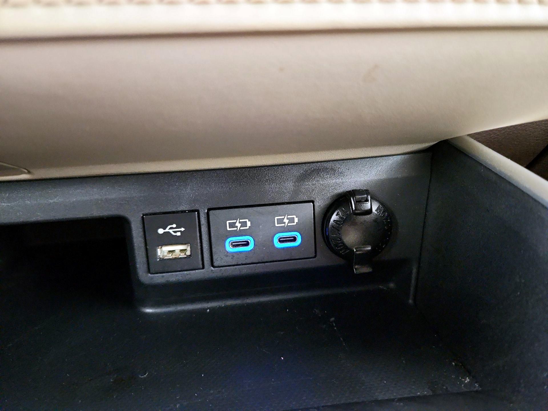 Thumbnail: 2022 Toyota Highlander - 18