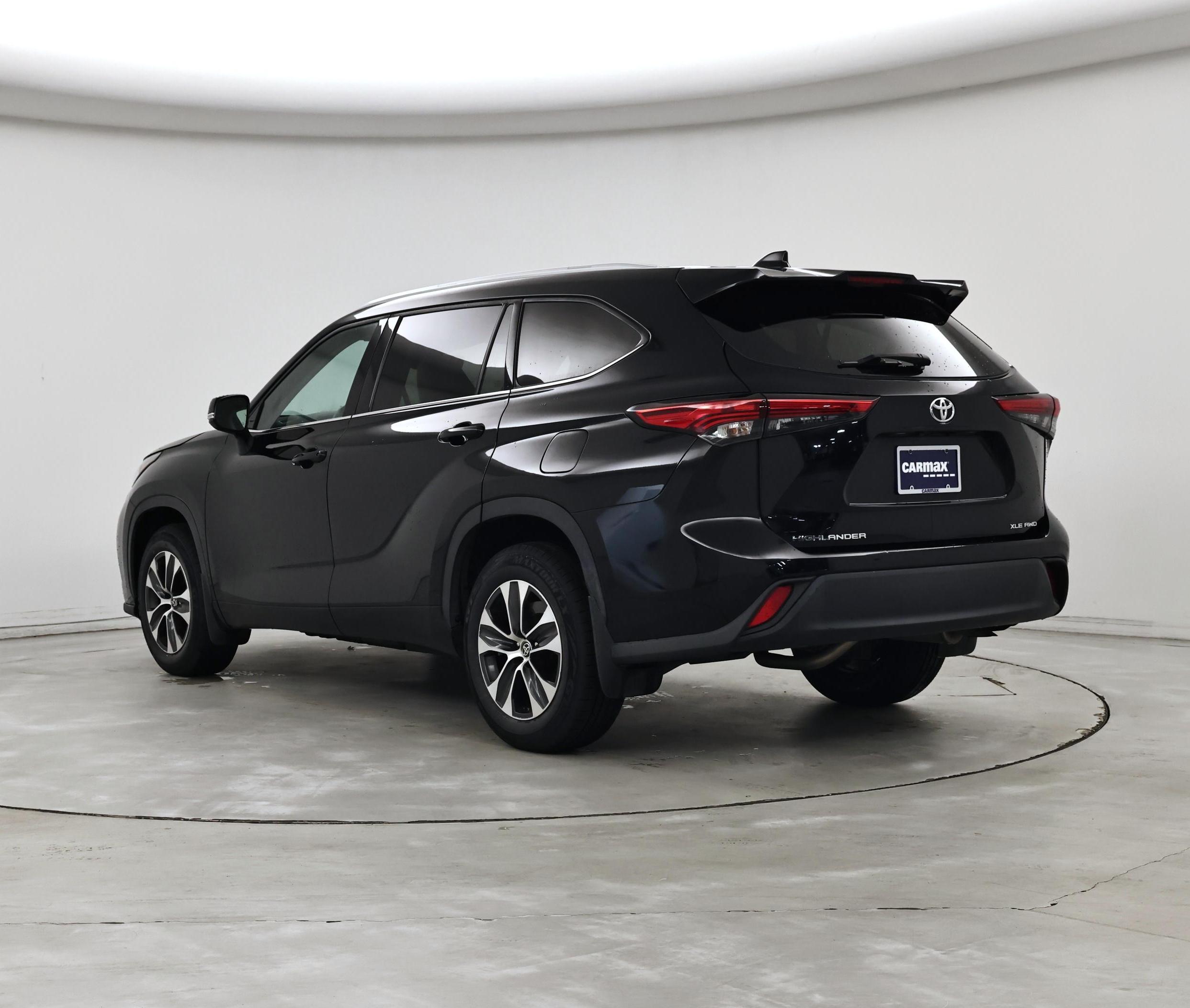 Thumbnail: 2022 Toyota Highlander - 2