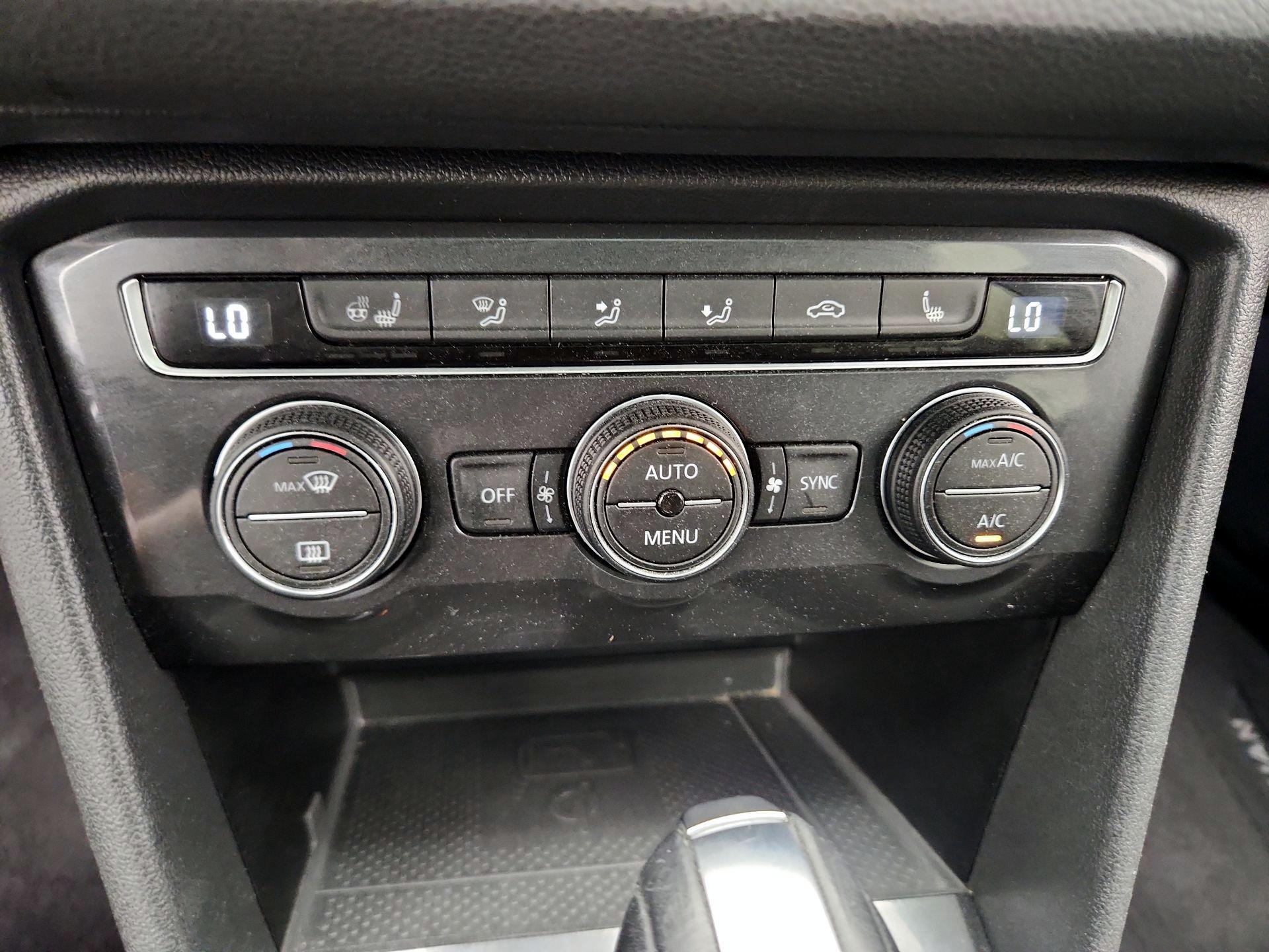 Thumbnail: 2020 Volkswagen Tiguan - 16