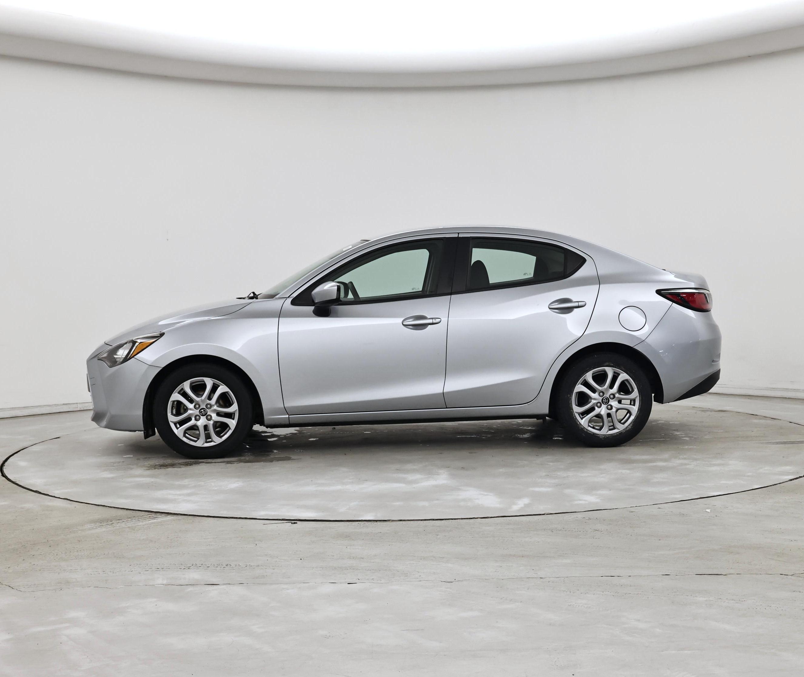 Thumbnail: 2018 Toyota Yaris iA - 3