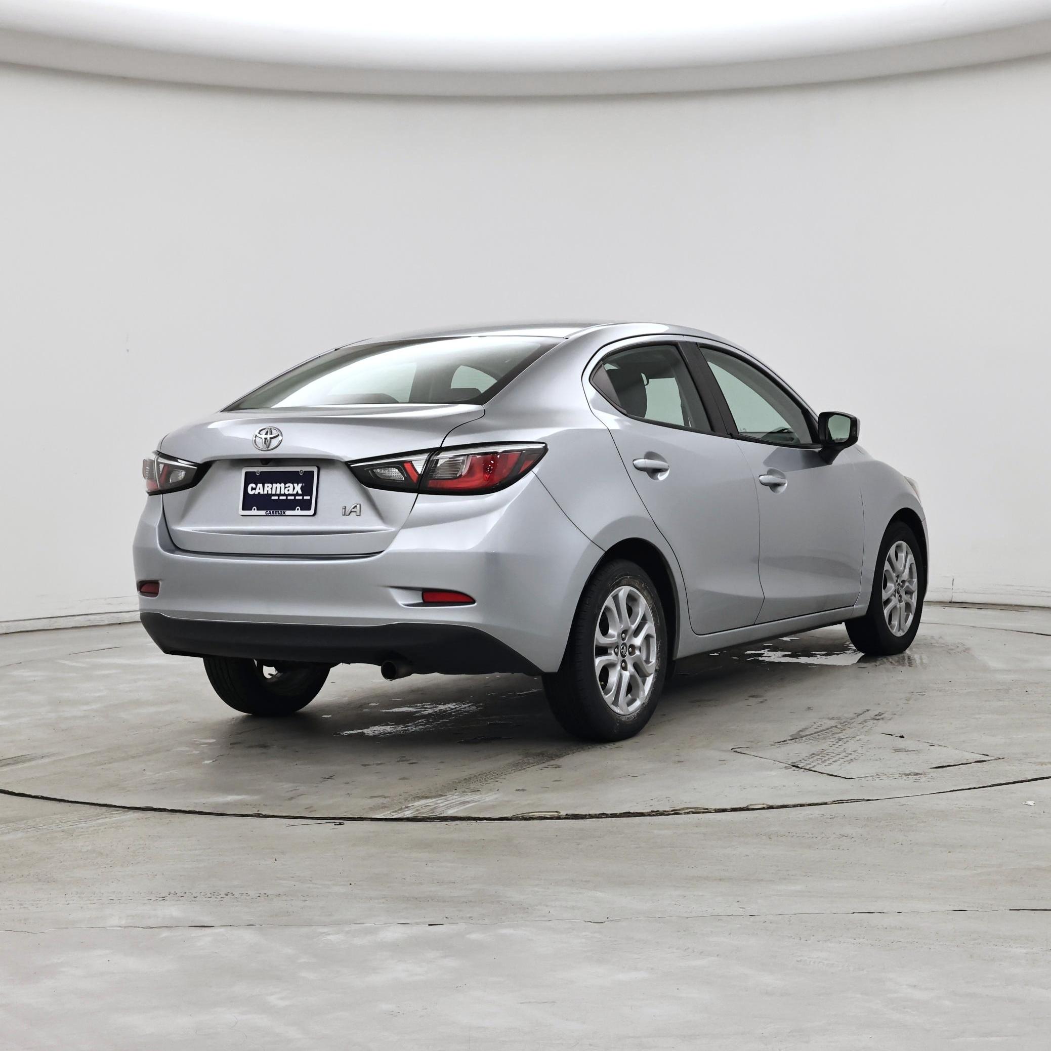 Thumbnail: 2018 Toyota Yaris iA - 8