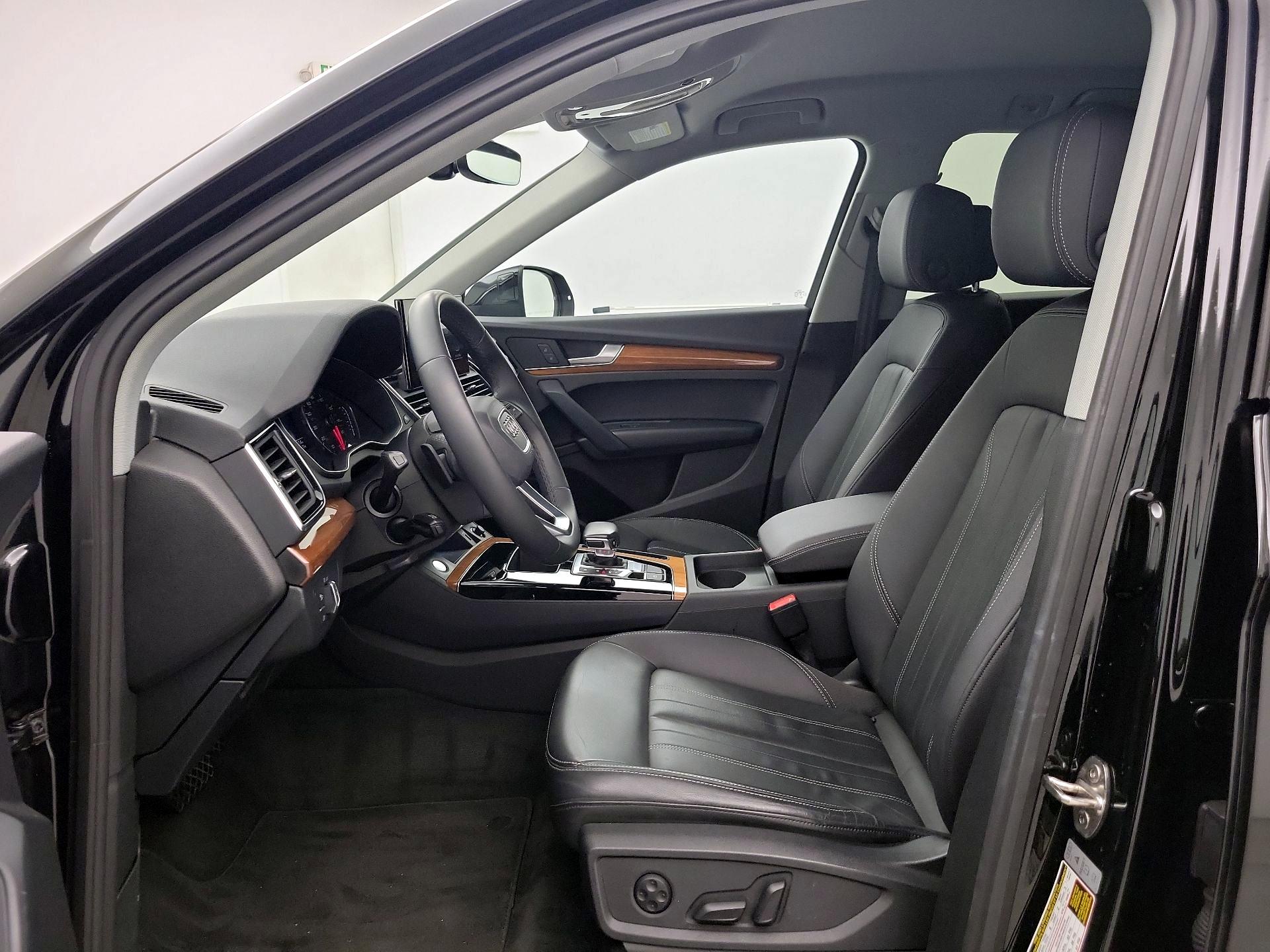 Thumbnail: 2023 Audi Q5 - 11
