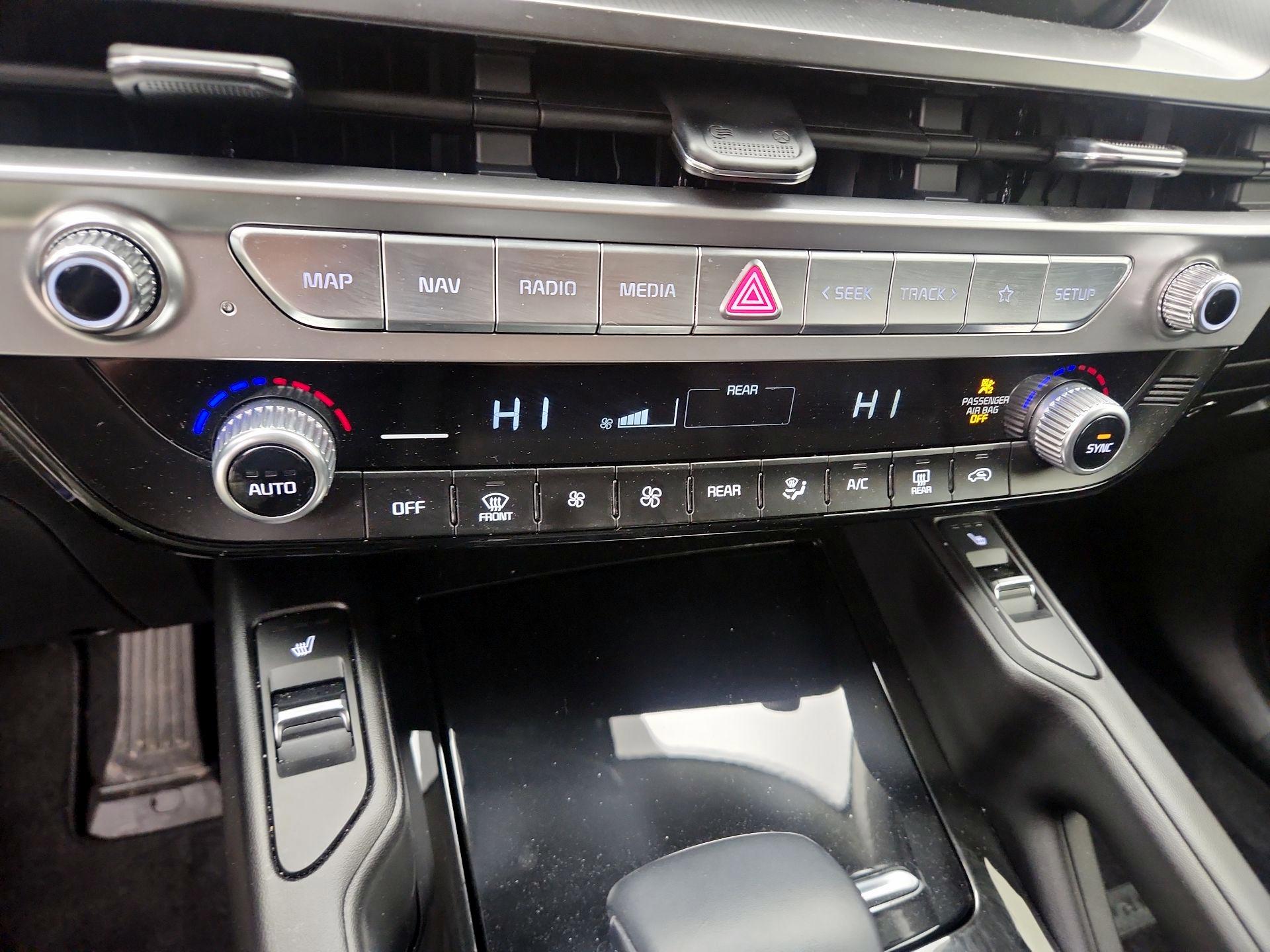 Thumbnail: 2024 Kia Telluride - 17