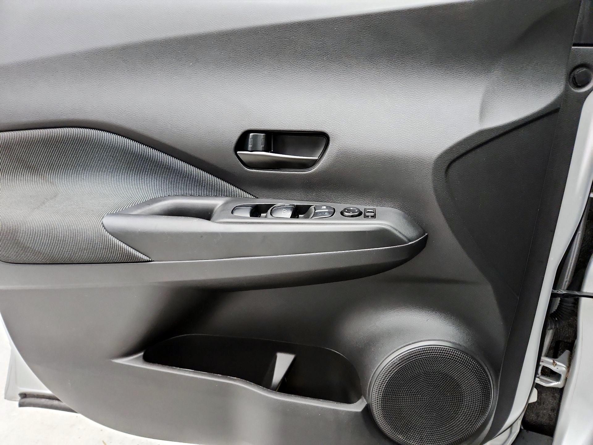 Thumbnail: 2020 Nissan Kicks - 12