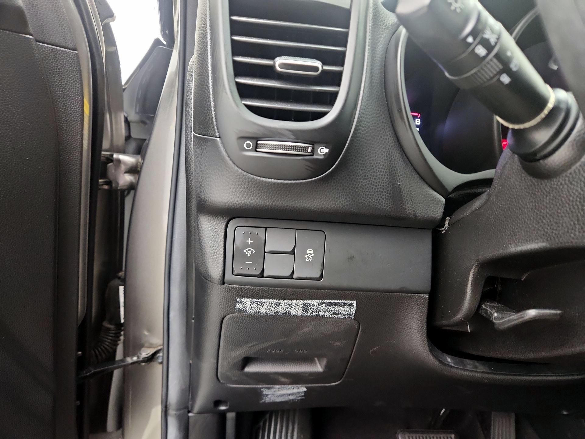 Thumbnail: 2018 Kia Soul - 13