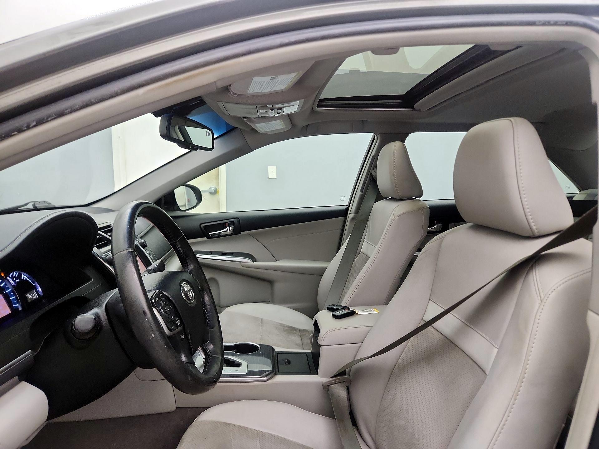 Thumbnail: 2014 Toyota Camry - 11