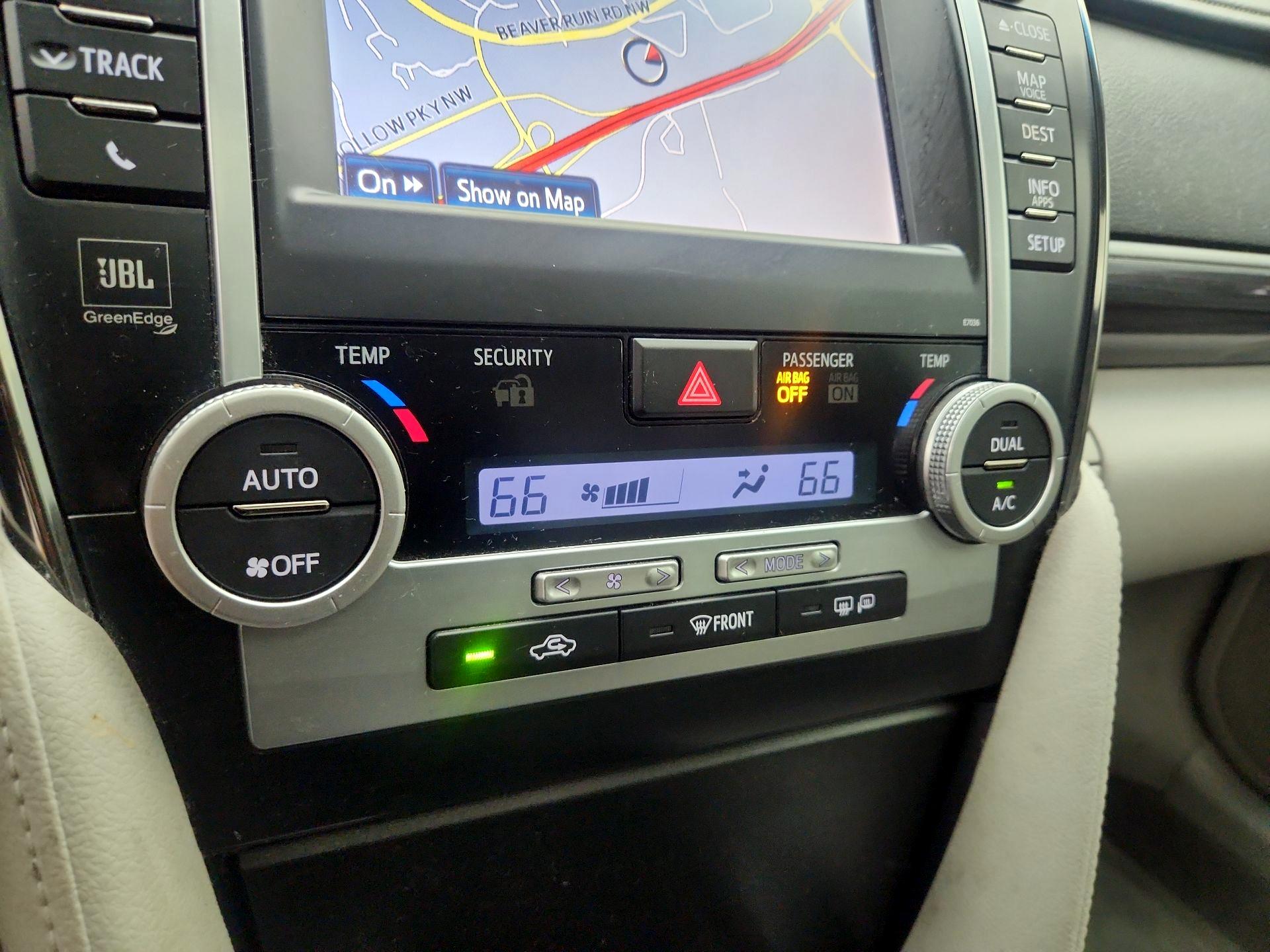 Thumbnail: 2014 Toyota Camry - 17
