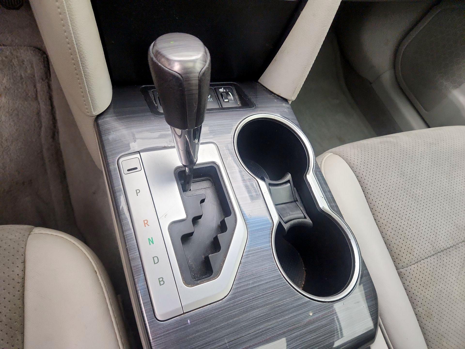 Thumbnail: 2014 Toyota Camry - 18