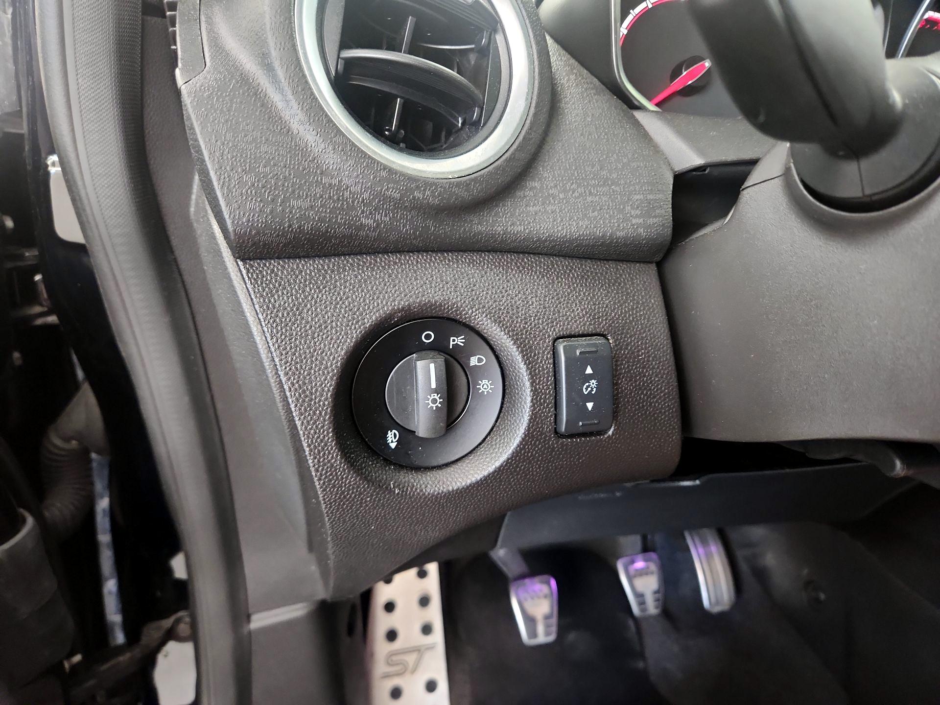 Thumbnail: 2016 Ford Fiesta - 13