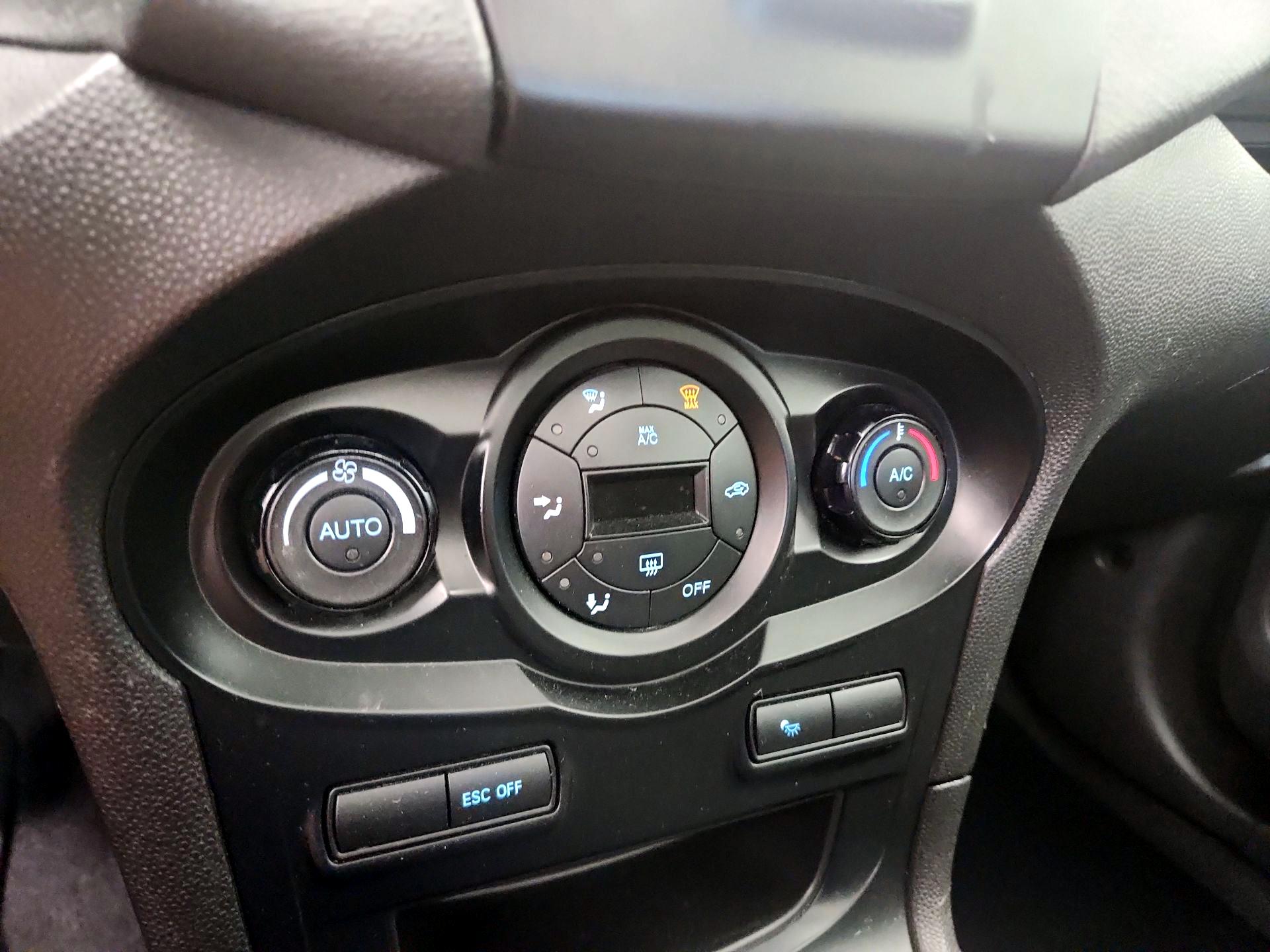 Thumbnail: 2016 Ford Fiesta - 15