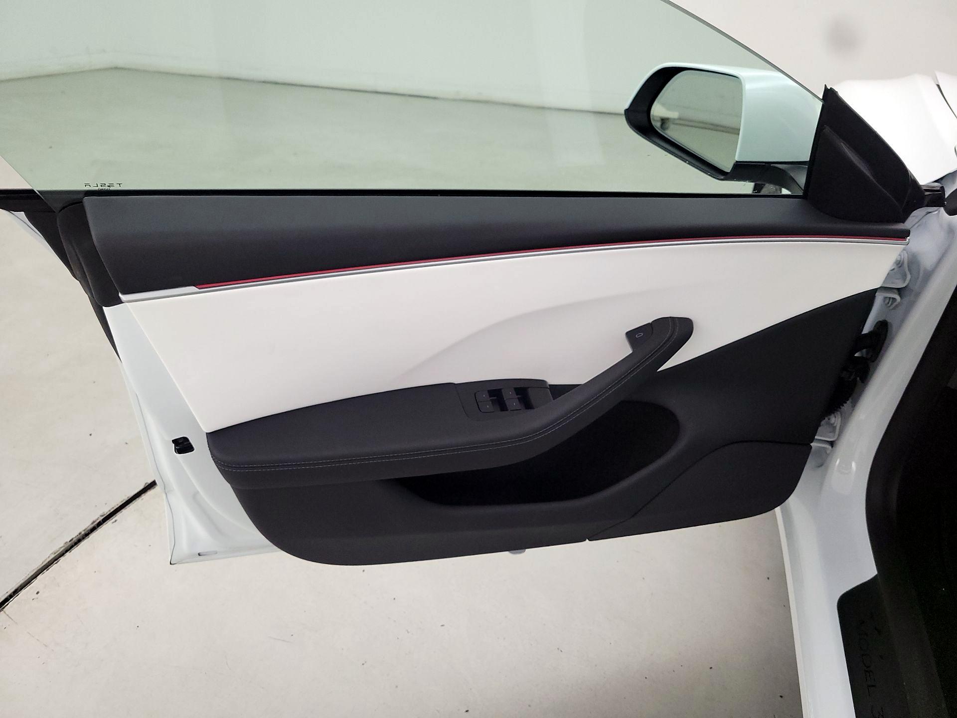 Thumbnail: 2025 Tesla Model 3 - 12