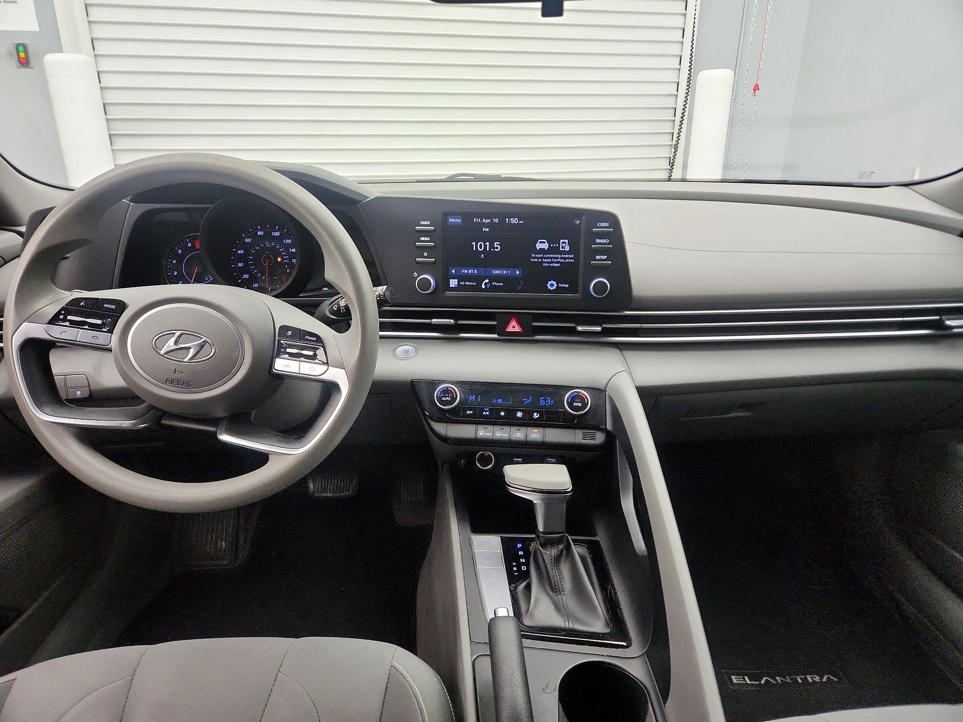 Thumbnail: 2022 Hyundai Elantra - 9