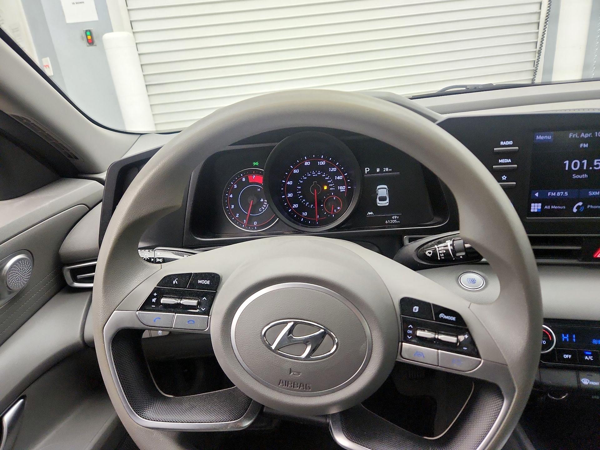 Thumbnail: 2022 Hyundai Elantra - 10