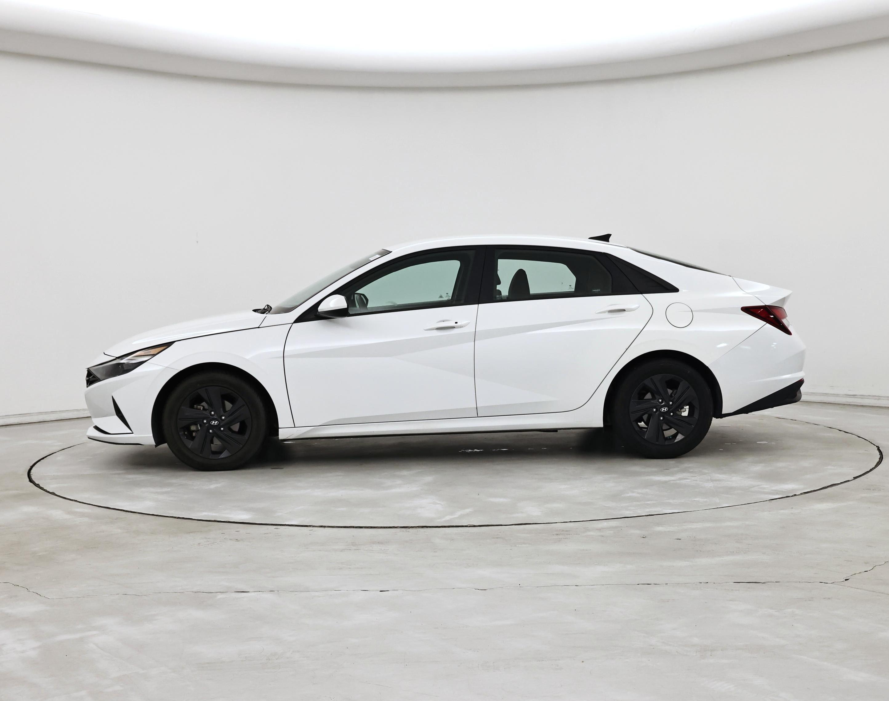 Thumbnail: 2022 Hyundai Elantra - 3