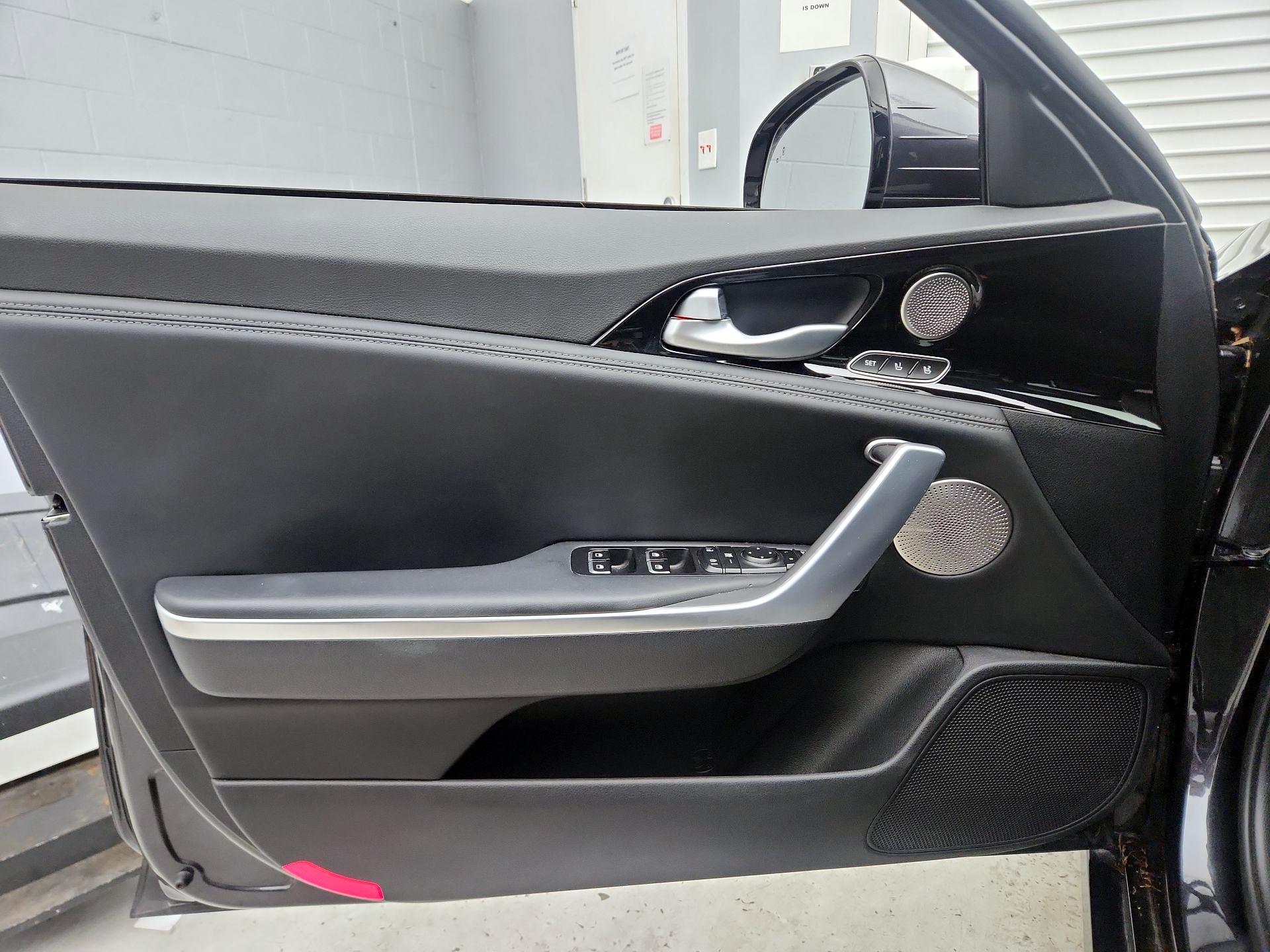 Thumbnail: 2019 Kia Stinger - 12