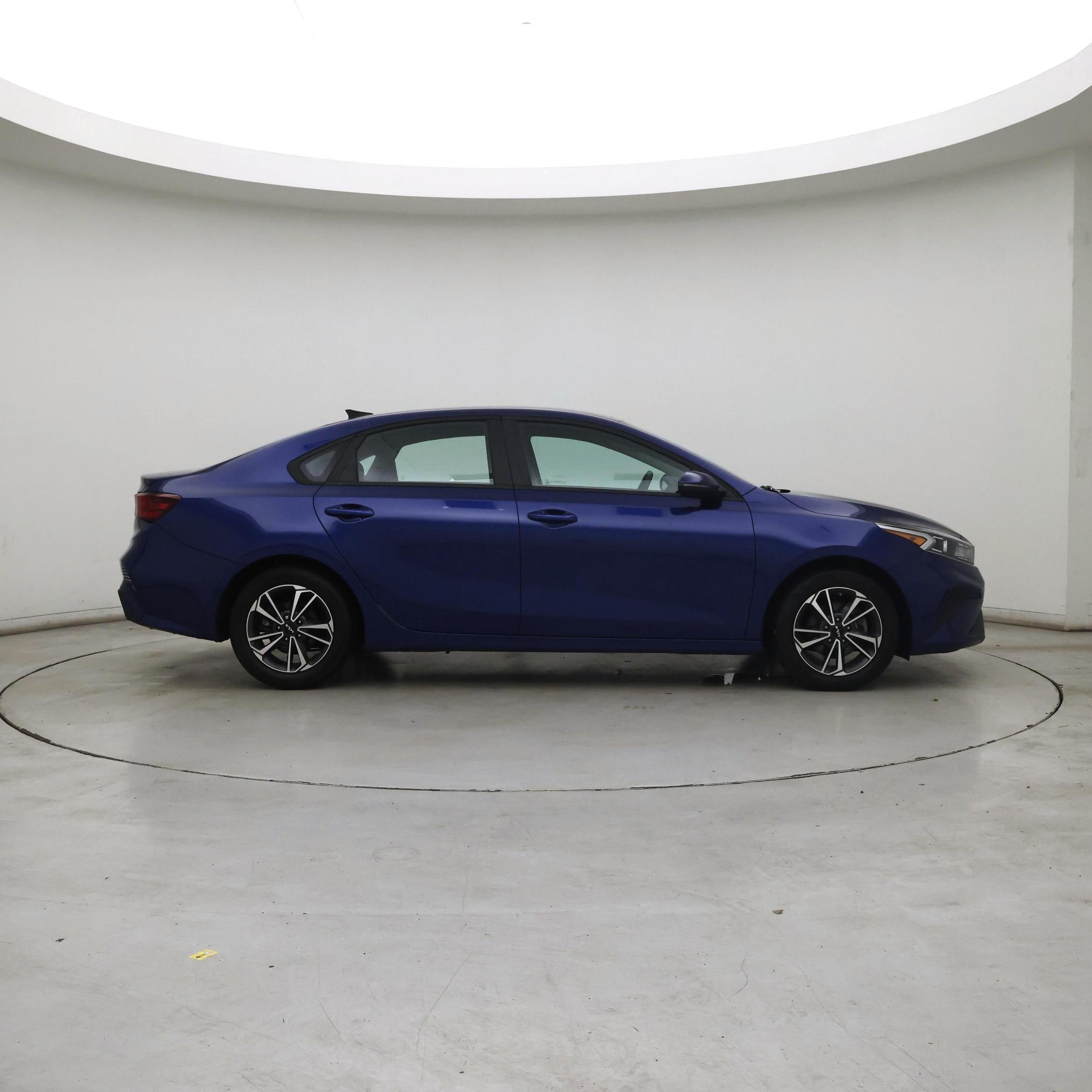 Thumbnail: 2023 Kia Forte - 7