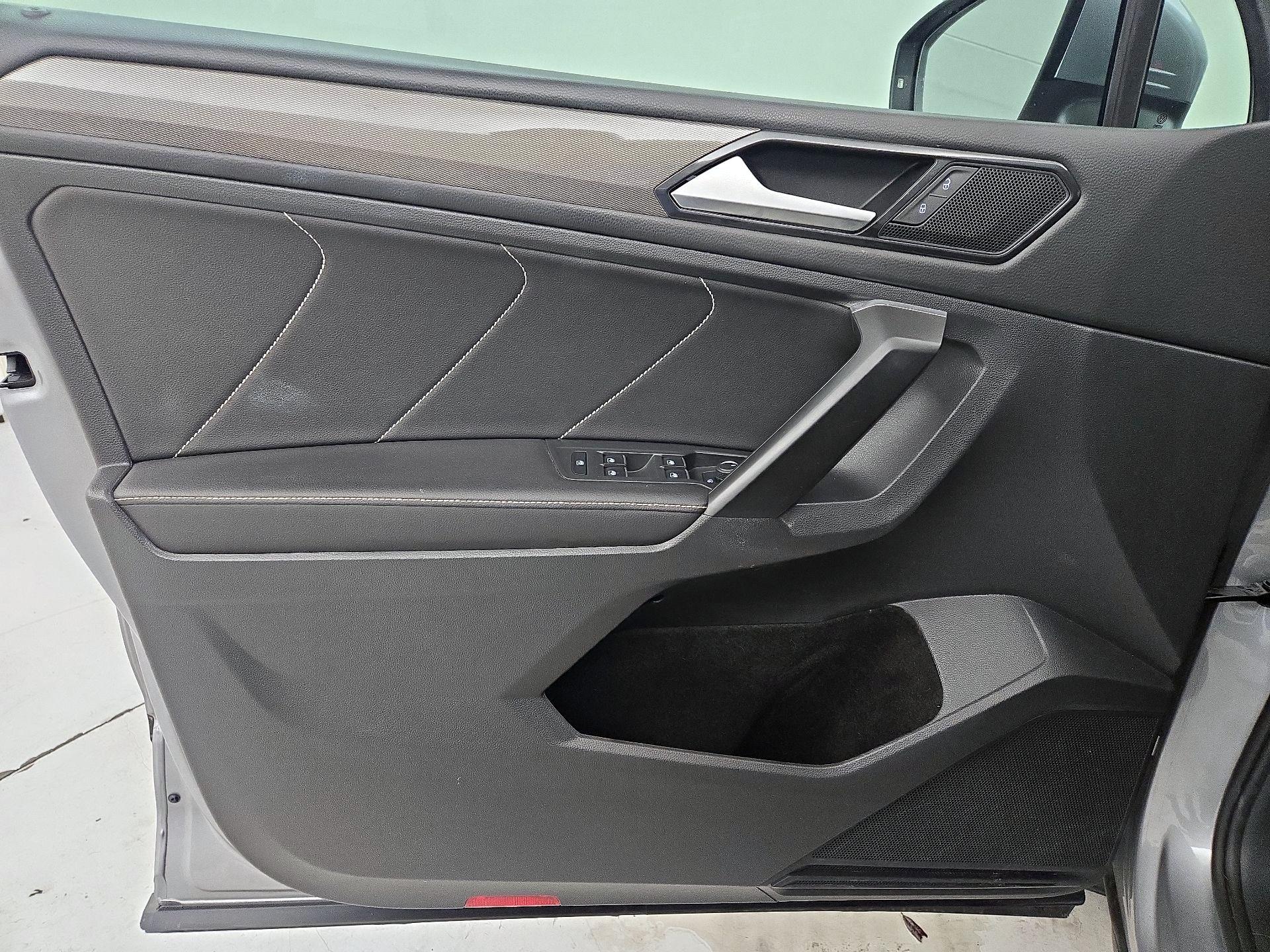 Thumbnail: 2024 Volkswagen Tiguan - 12