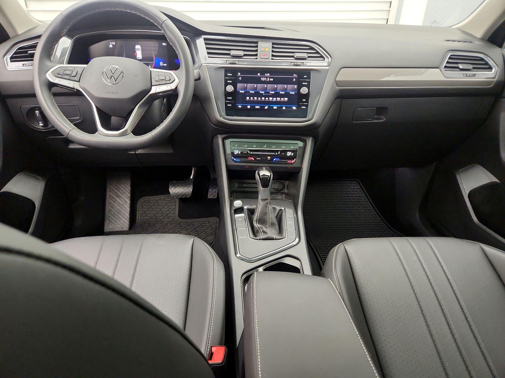 Thumbnail: 2023 Volkswagen Tiguan - 9