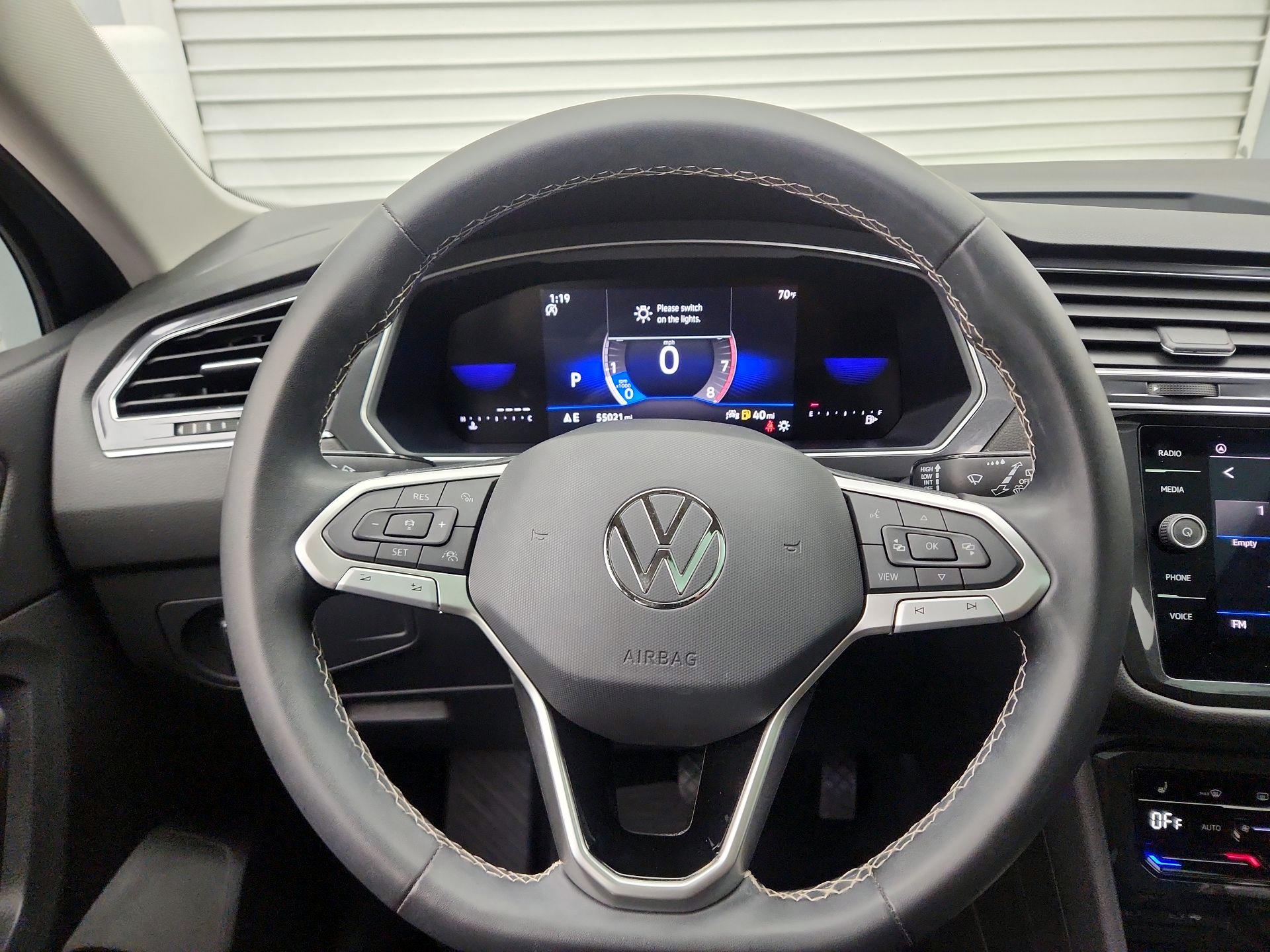 Thumbnail: 2023 Volkswagen Tiguan - 10