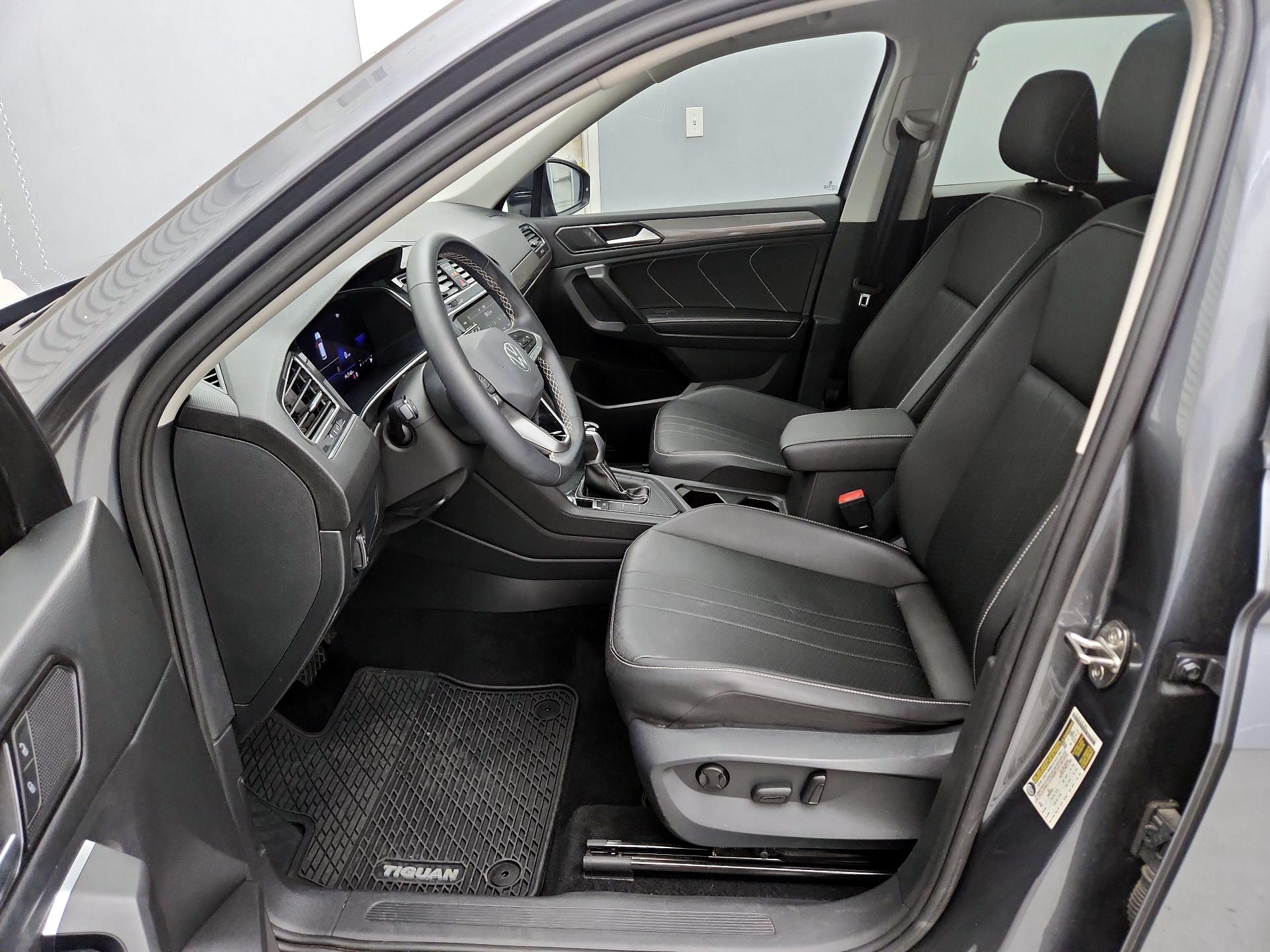 Thumbnail: 2023 Volkswagen Tiguan - 11