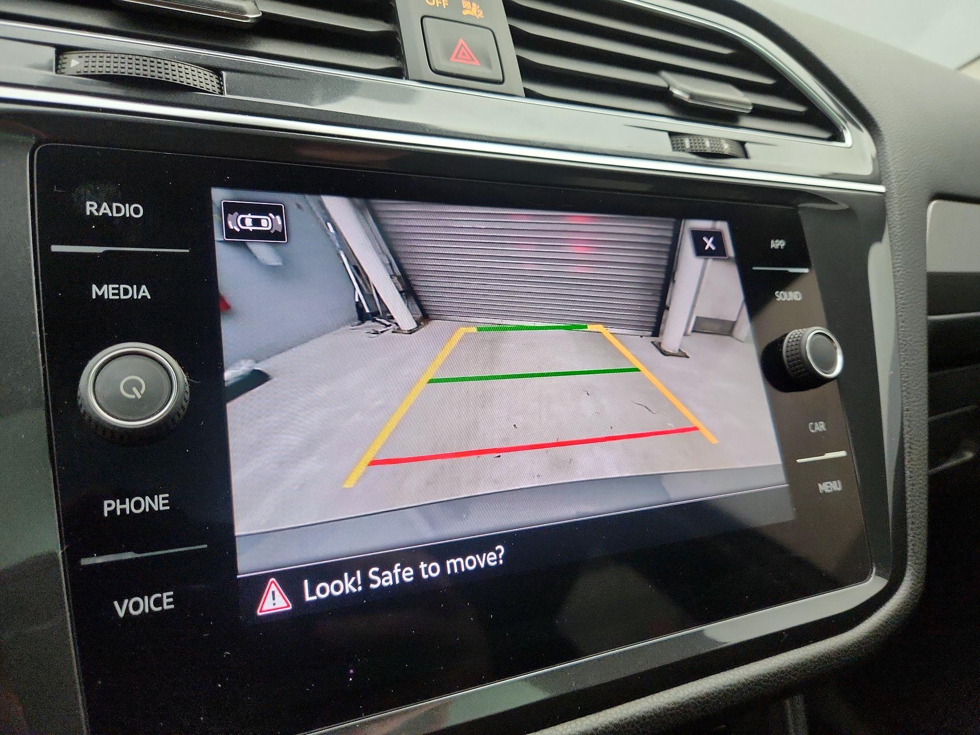 Thumbnail: 2023 Volkswagen Tiguan - 14