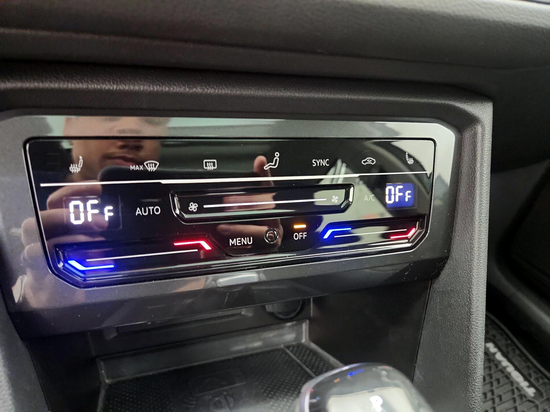 Thumbnail: 2023 Volkswagen Tiguan - 16