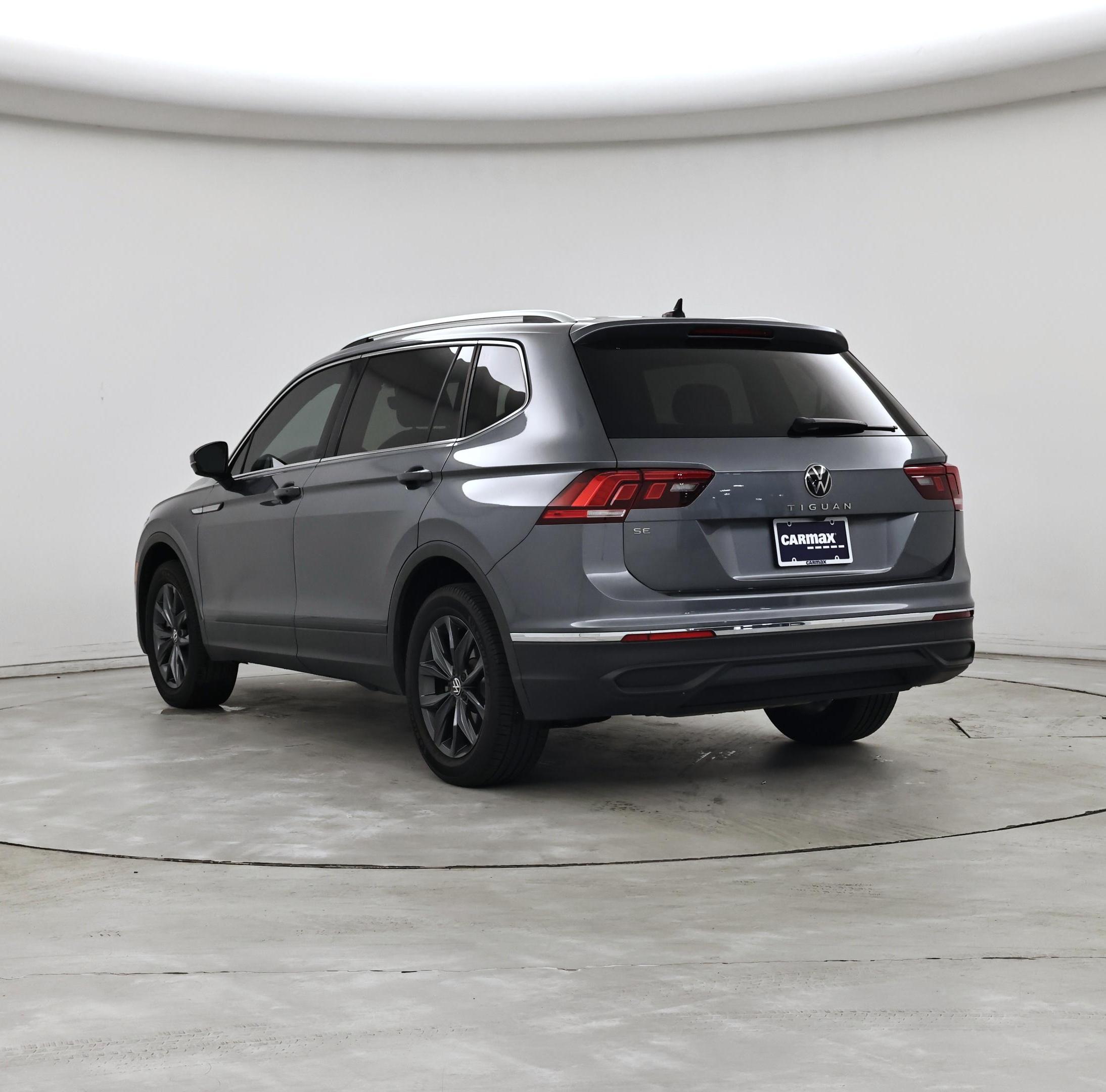 Thumbnail: 2023 Volkswagen Tiguan - 2