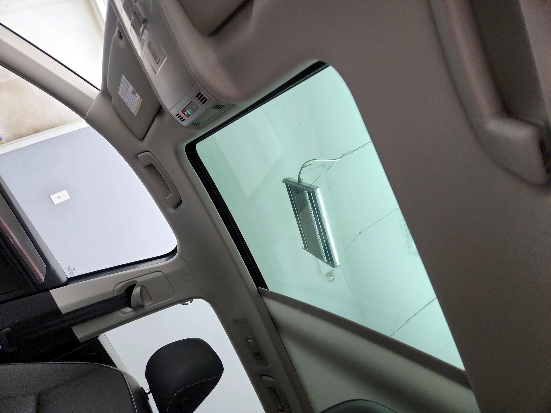 Thumbnail: 2023 Volkswagen Tiguan - 19