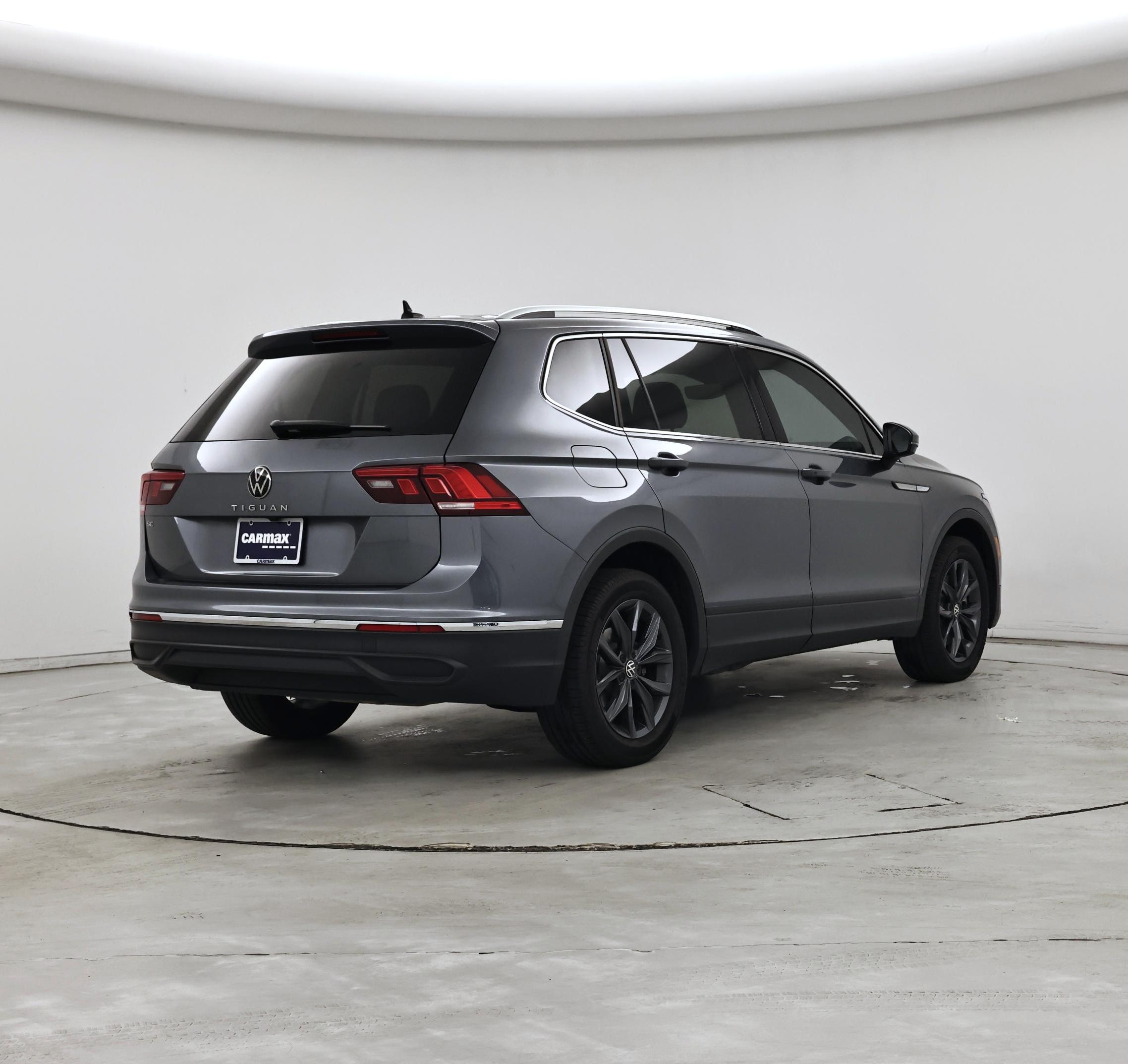 Thumbnail: 2023 Volkswagen Tiguan - 8