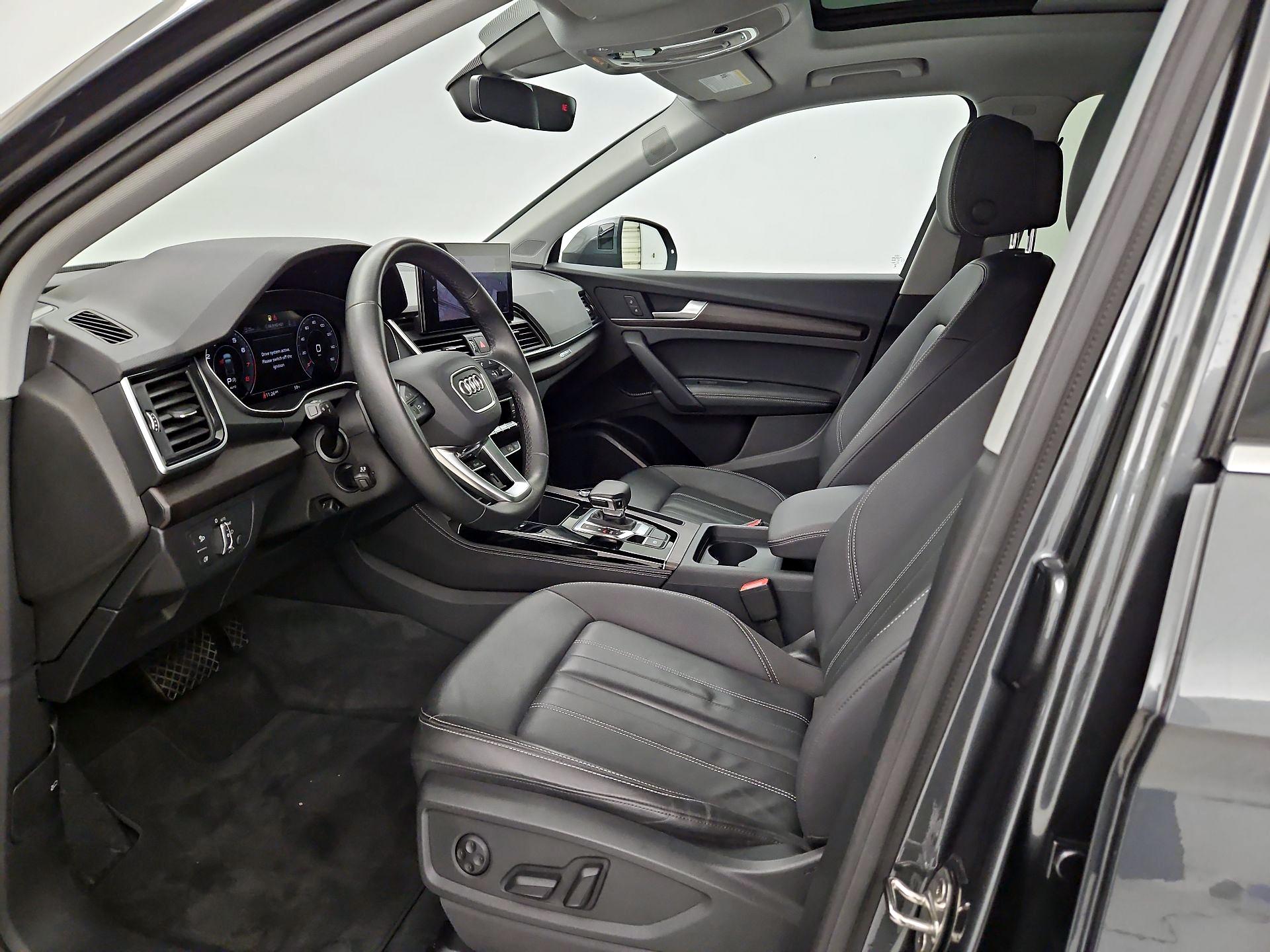 Thumbnail: 2023 Audi Q5 - 11