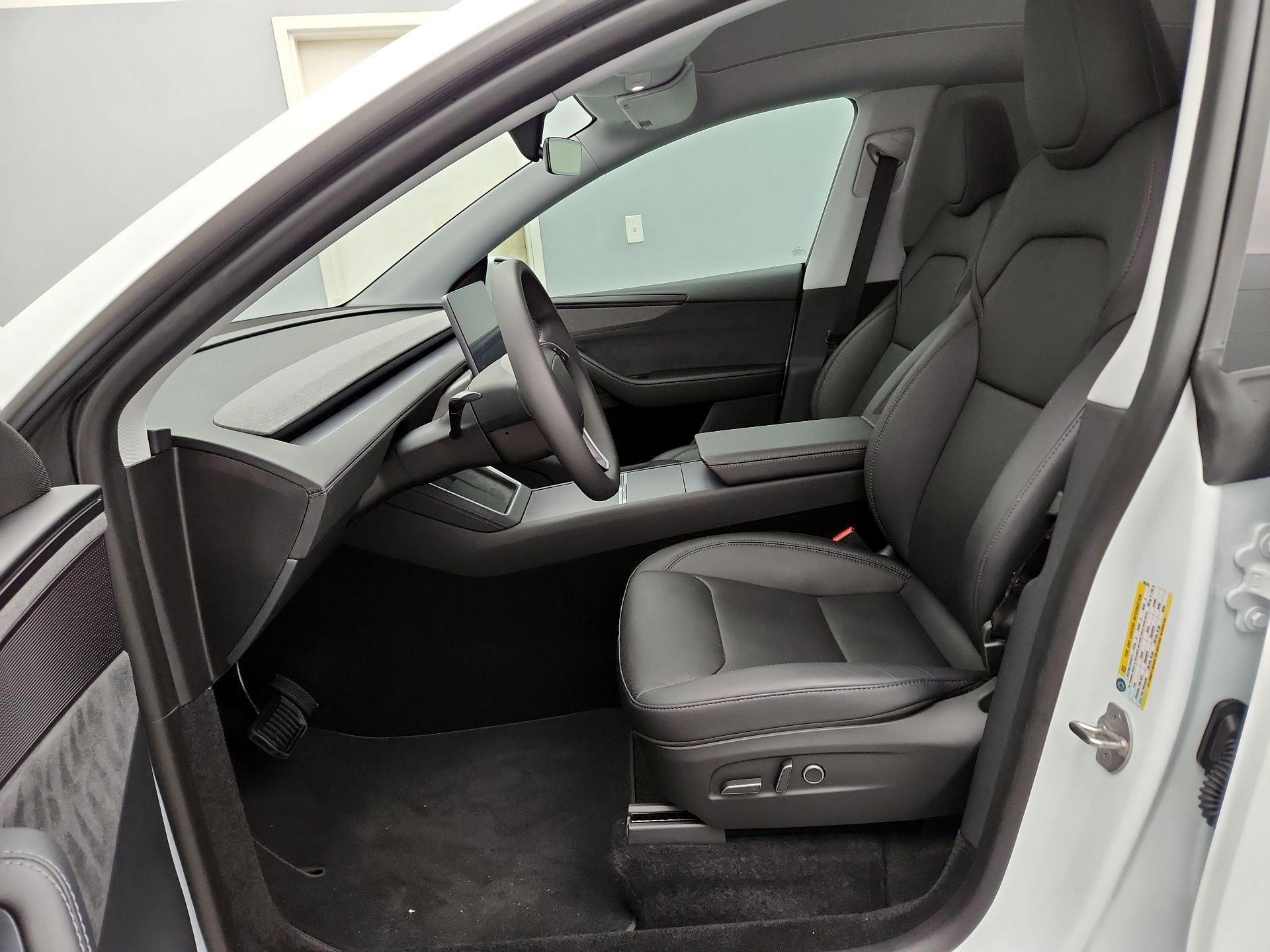 Thumbnail: 2026 Tesla Model Y - 11