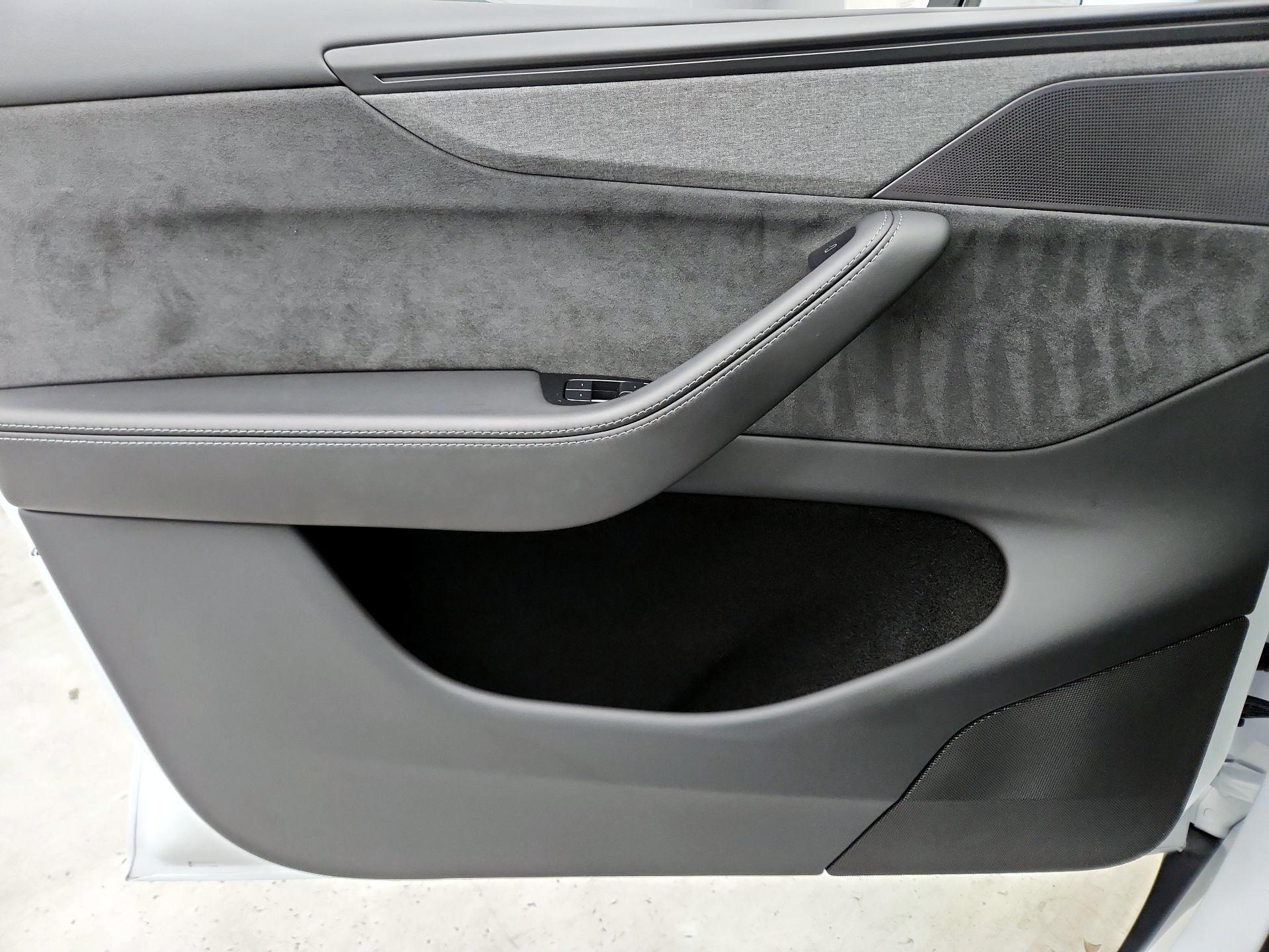 Thumbnail: 2026 Tesla Model Y - 12