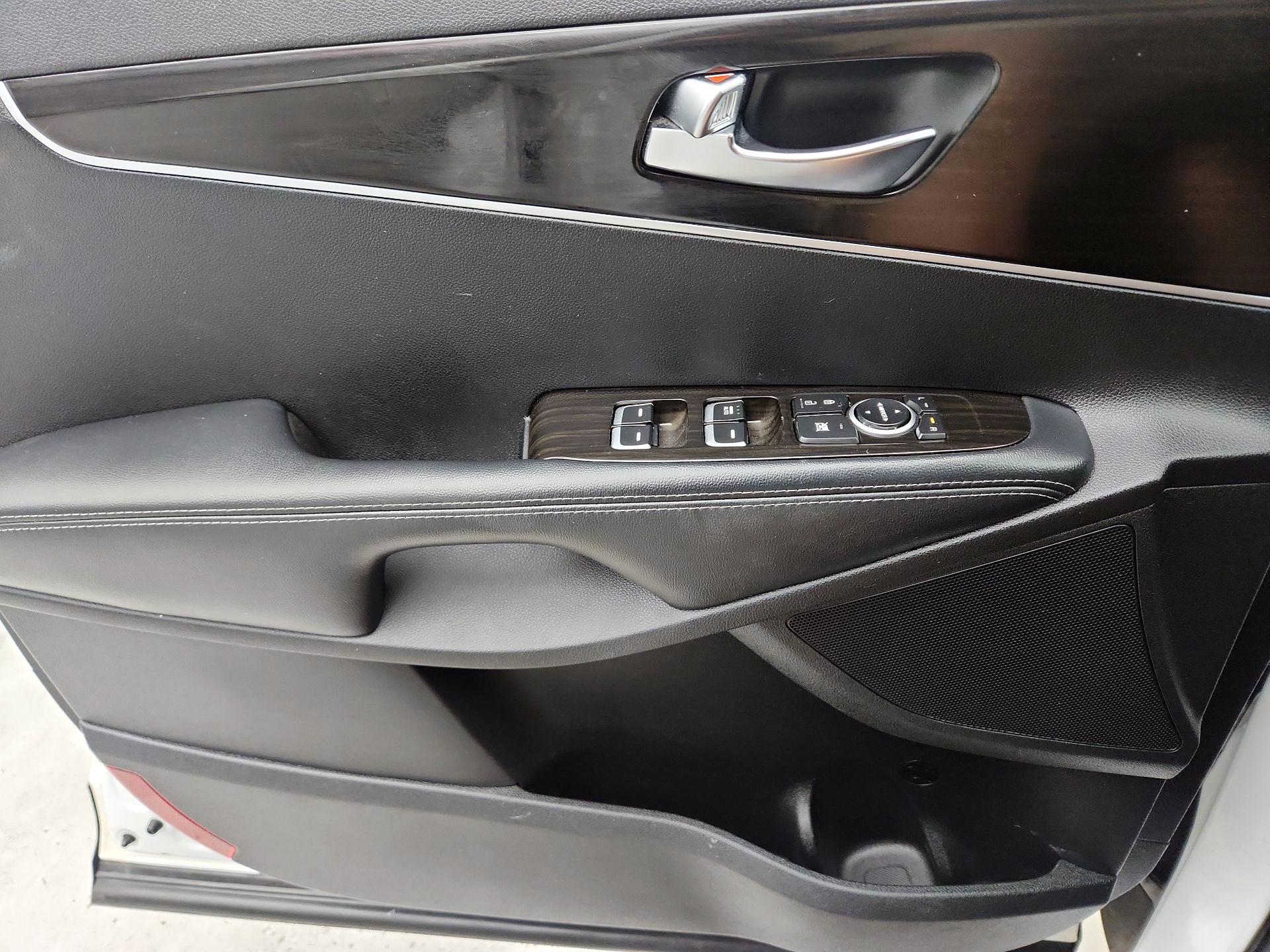 Thumbnail: 2020 Kia Sorento - 12
