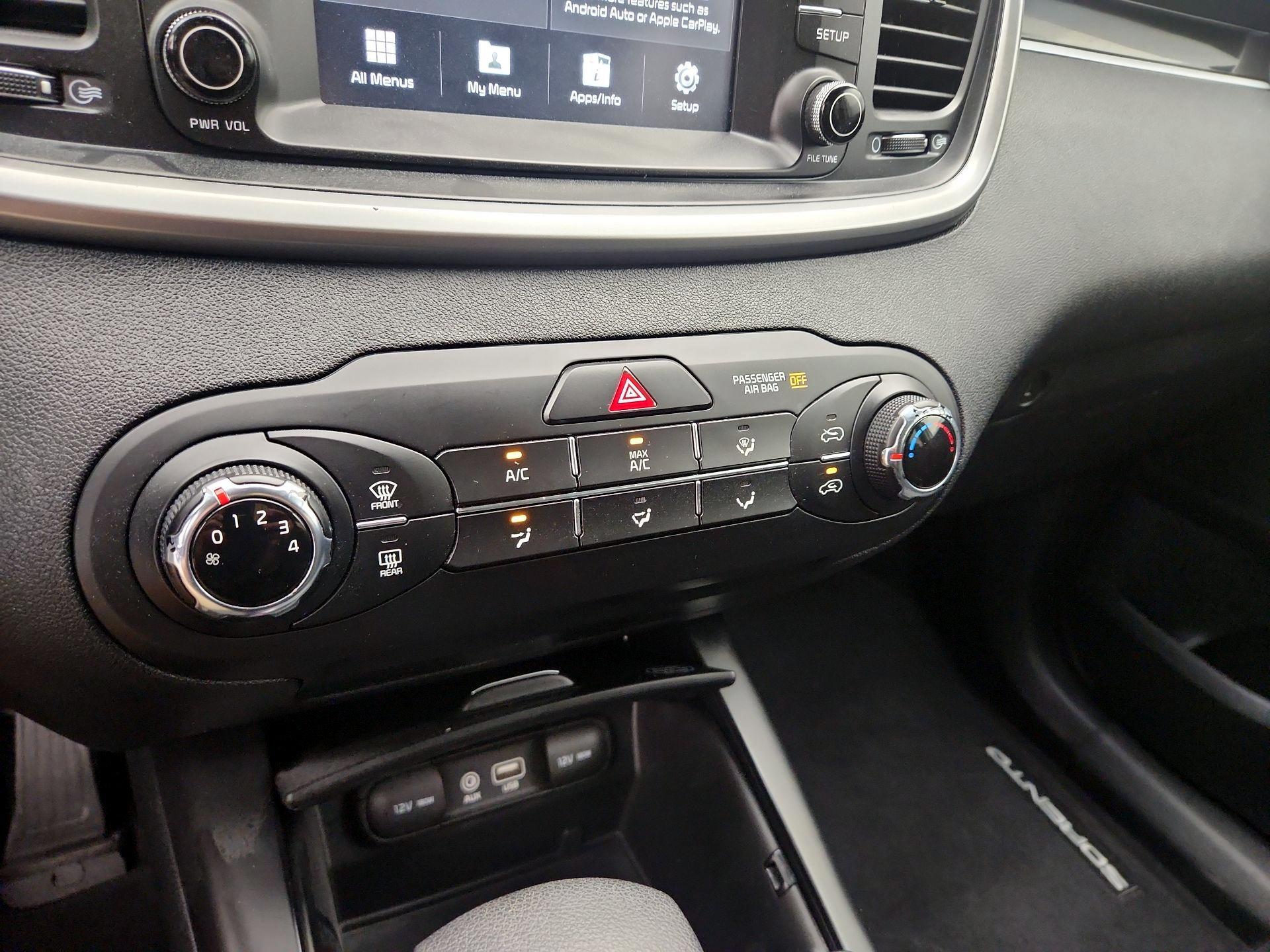Thumbnail: 2020 Kia Sorento - 16