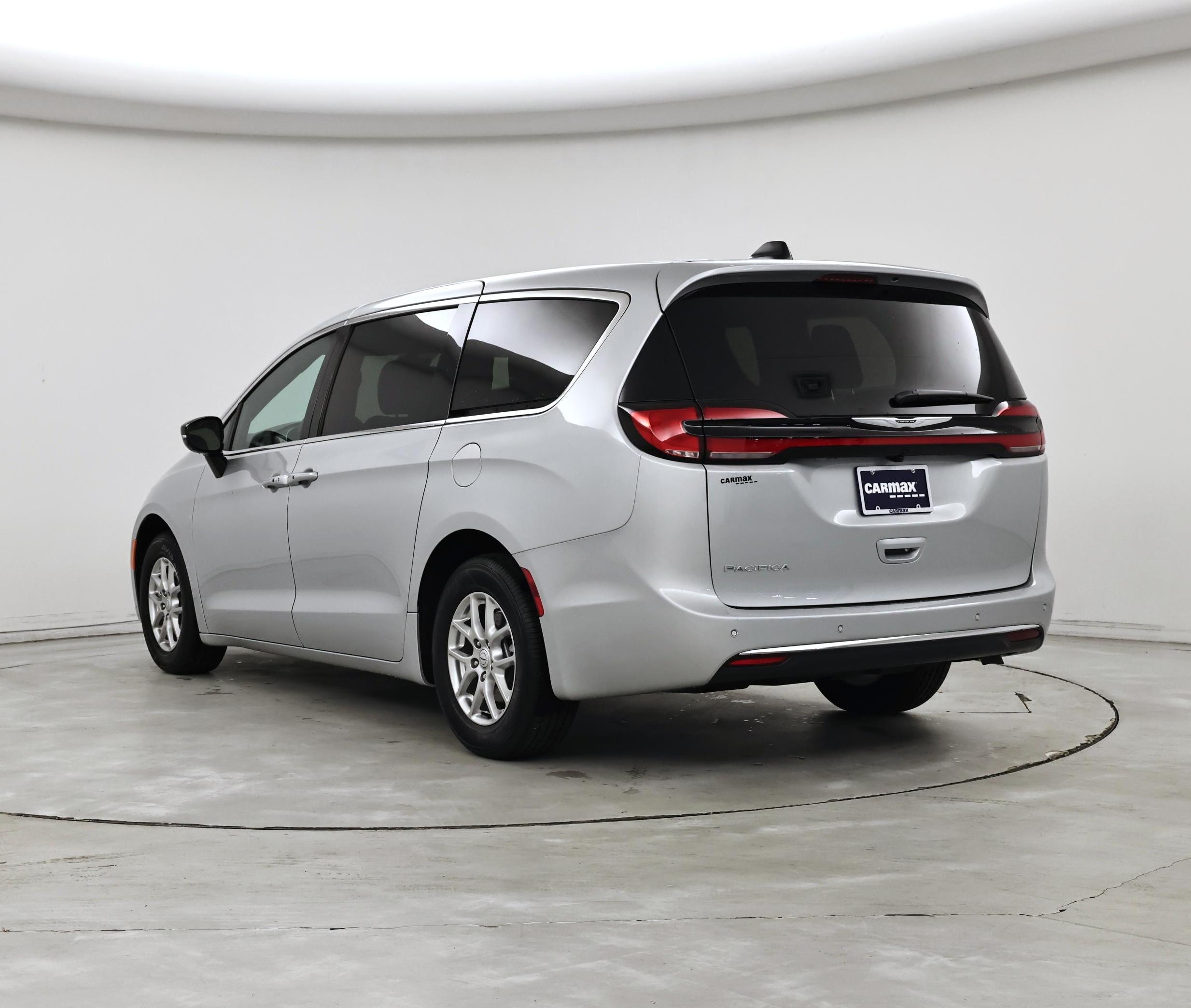 Thumbnail: 2026 Chrysler Pacifica - 2