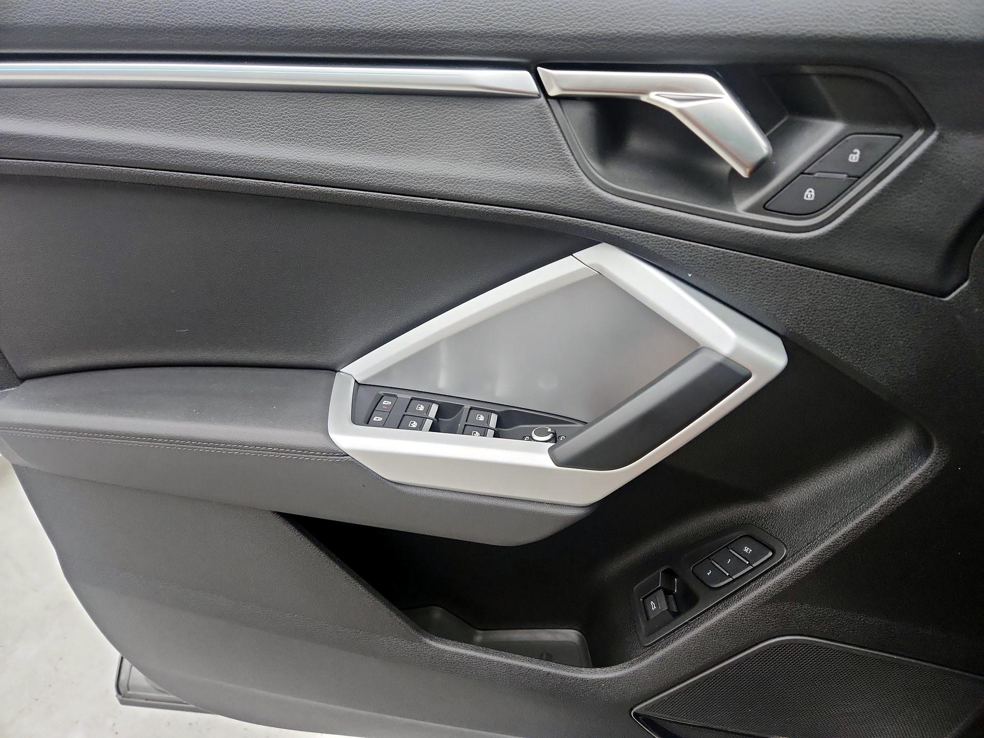 Thumbnail: 2023 Audi Q3 - 12