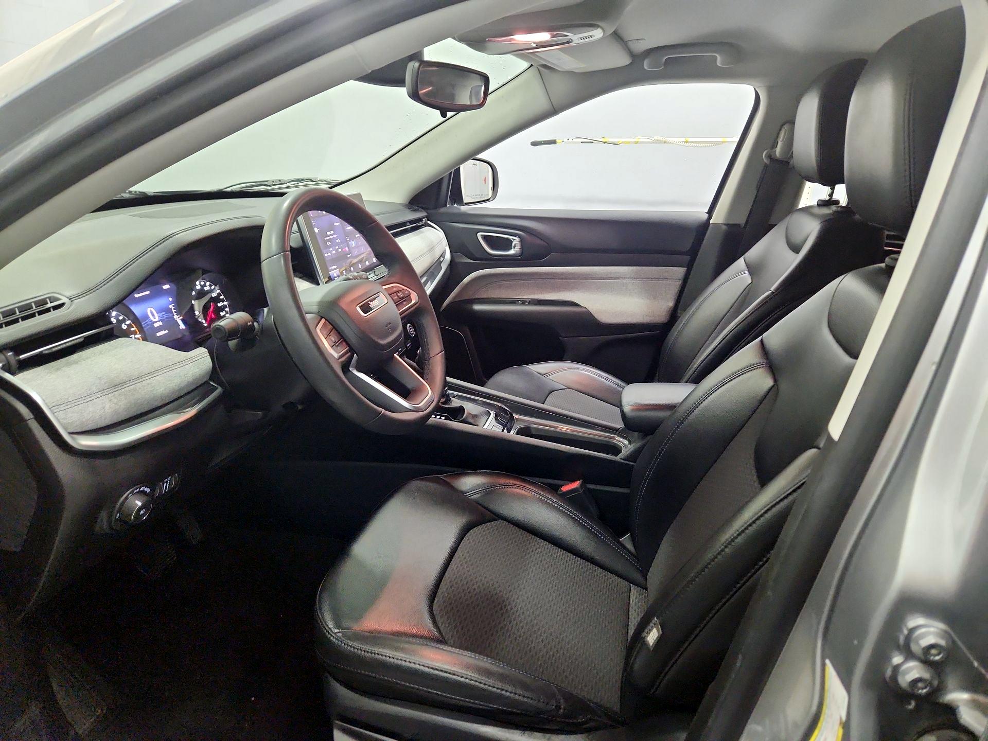 Thumbnail: 2022 Jeep Compass - 11