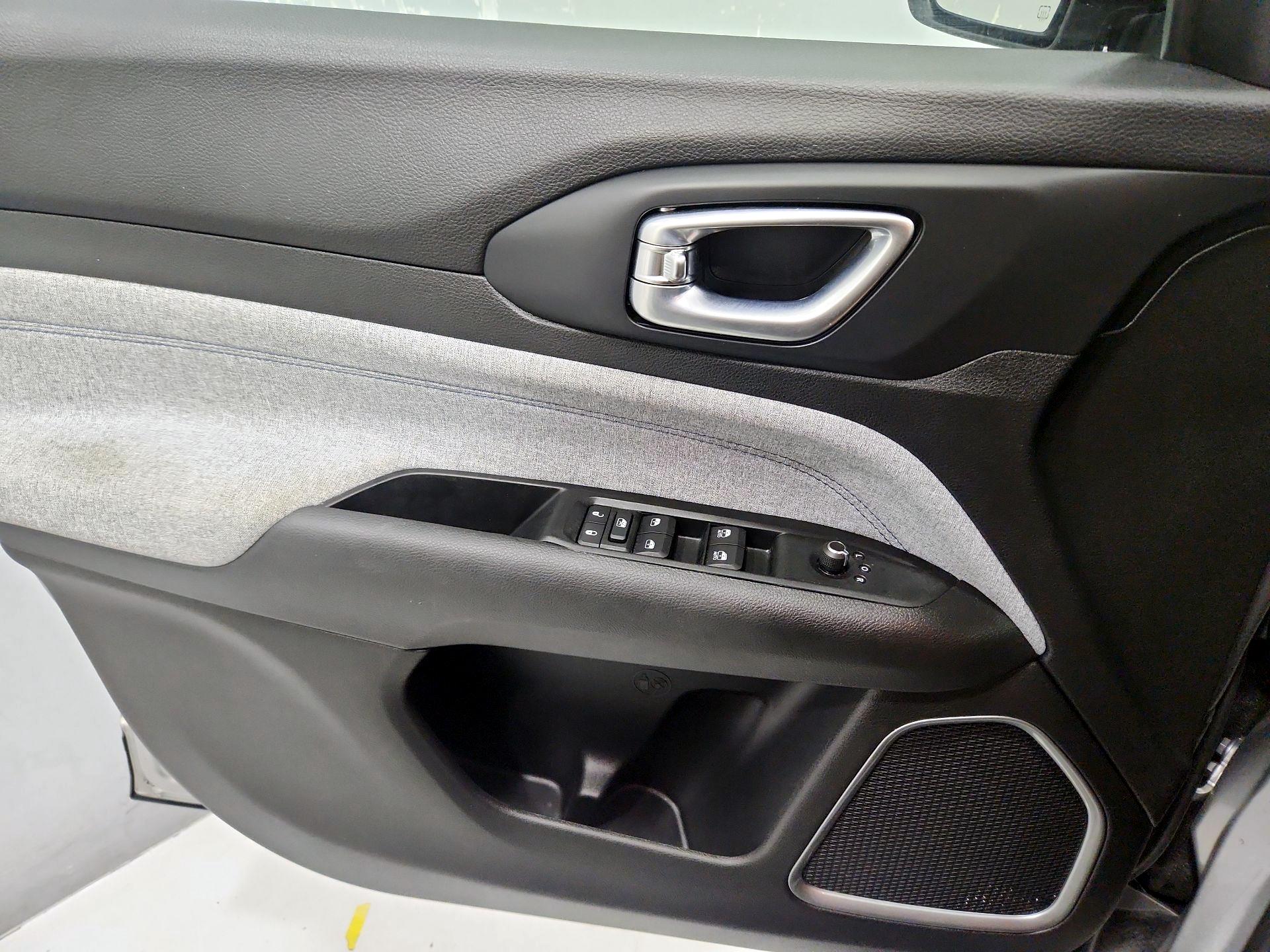 Thumbnail: 2022 Jeep Compass - 12