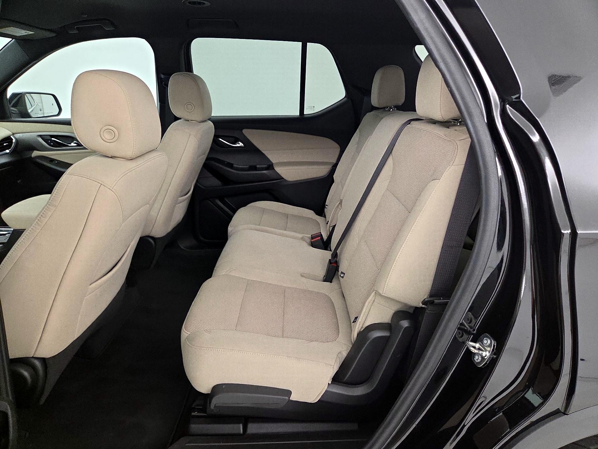 Thumbnail: 2023 Chevrolet Traverse - 19
