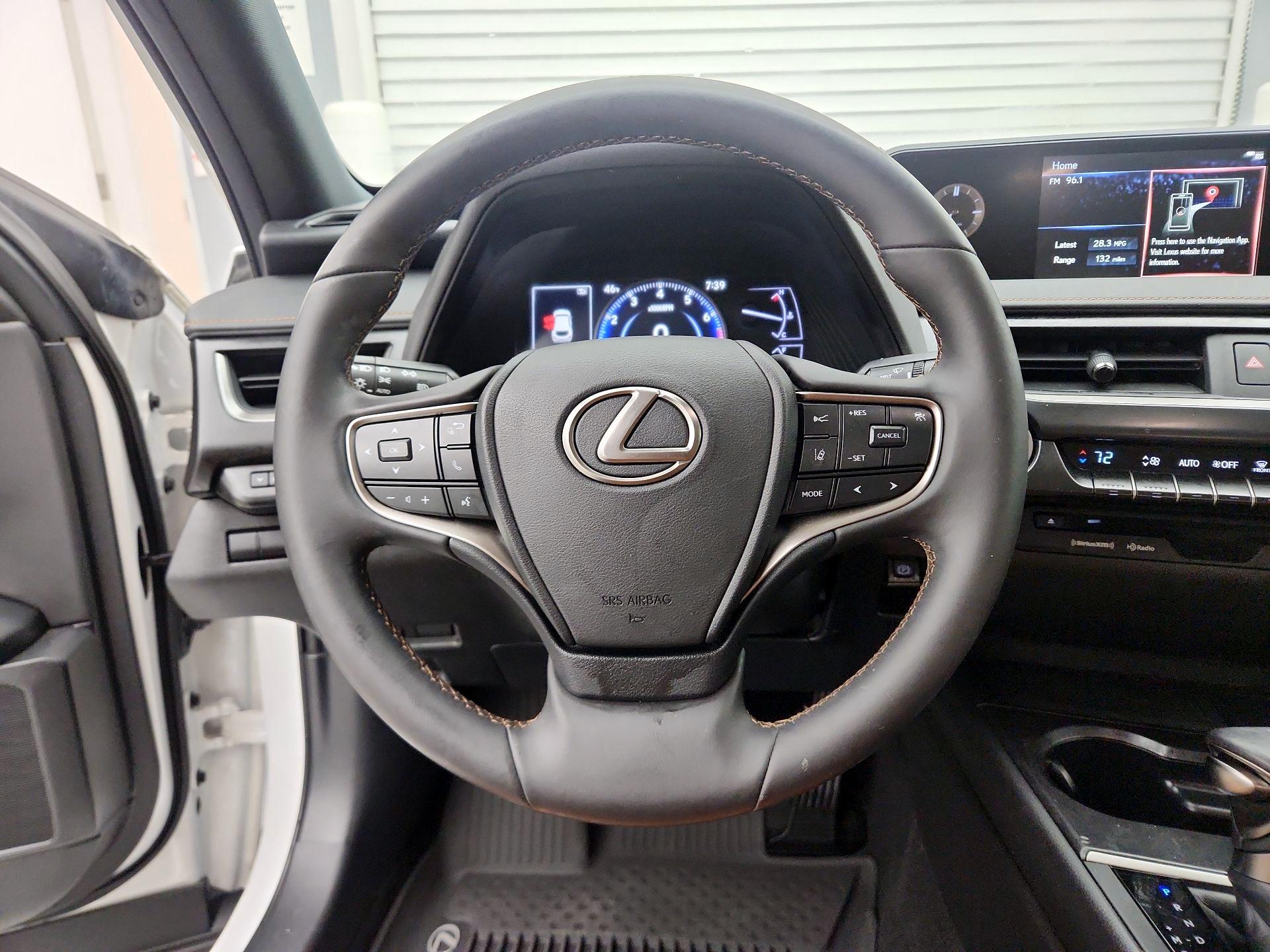 Thumbnail: 2021 Lexus UX - 10